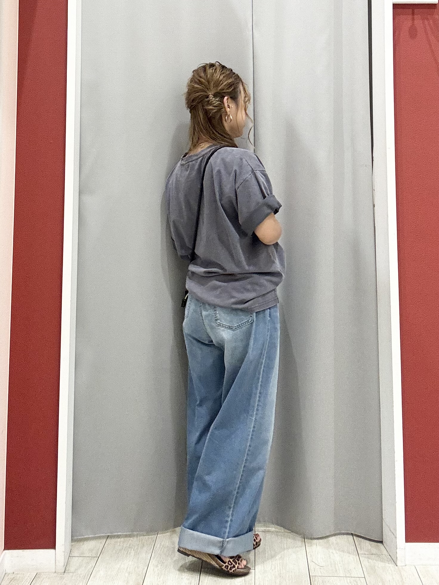 shioさんの「SHOO･LA･RUE｜【ひんやり/S-LL/洗濯機可】選べる3柄 ヴィンテージ風こなれアソートTシャツ」を使ったコーディネート