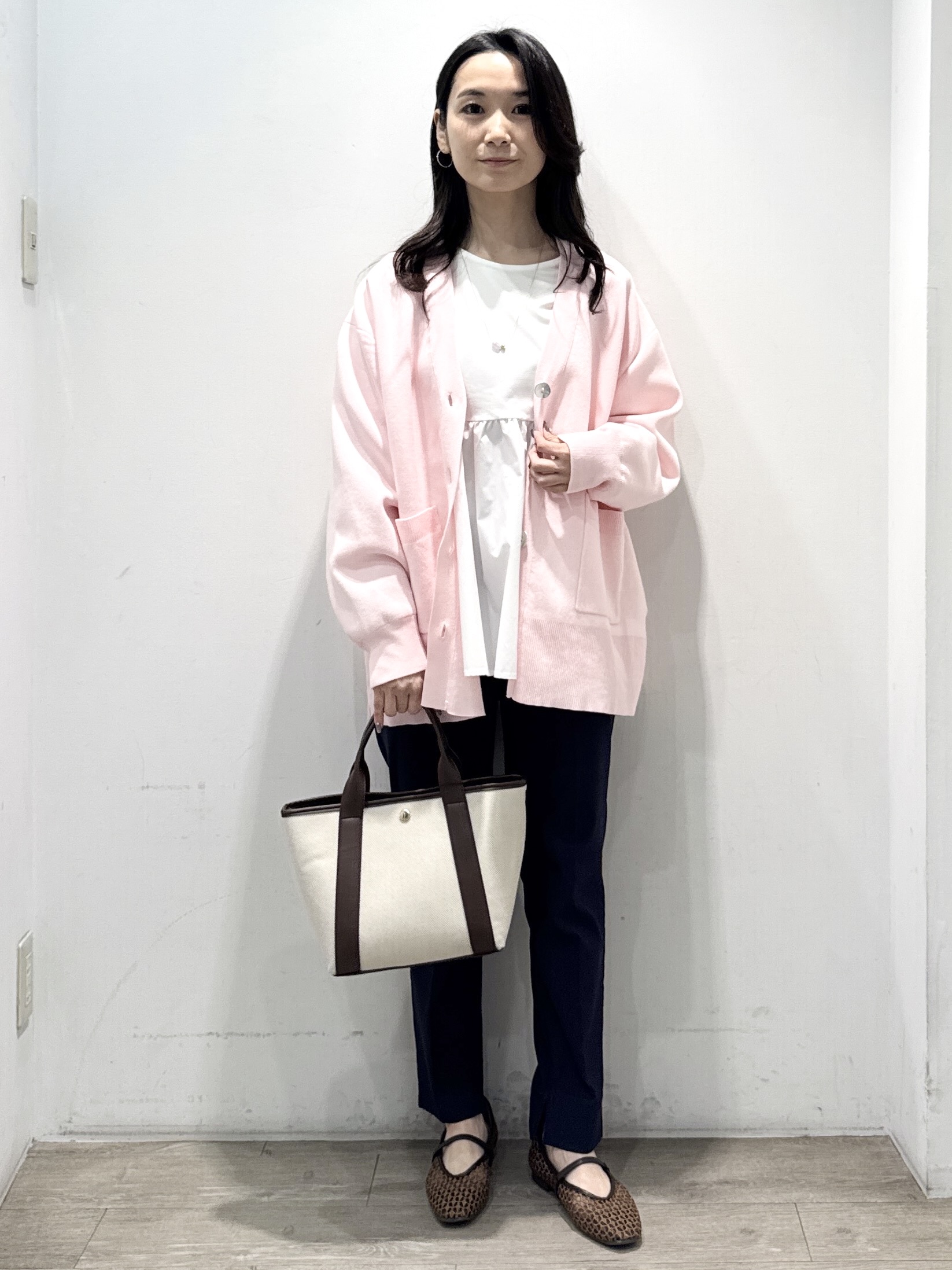 yuicciさんの「OPAQUE.CLIP｜ペプラムドッキングカットソー【洗濯機OK】」を使ったコーディネート