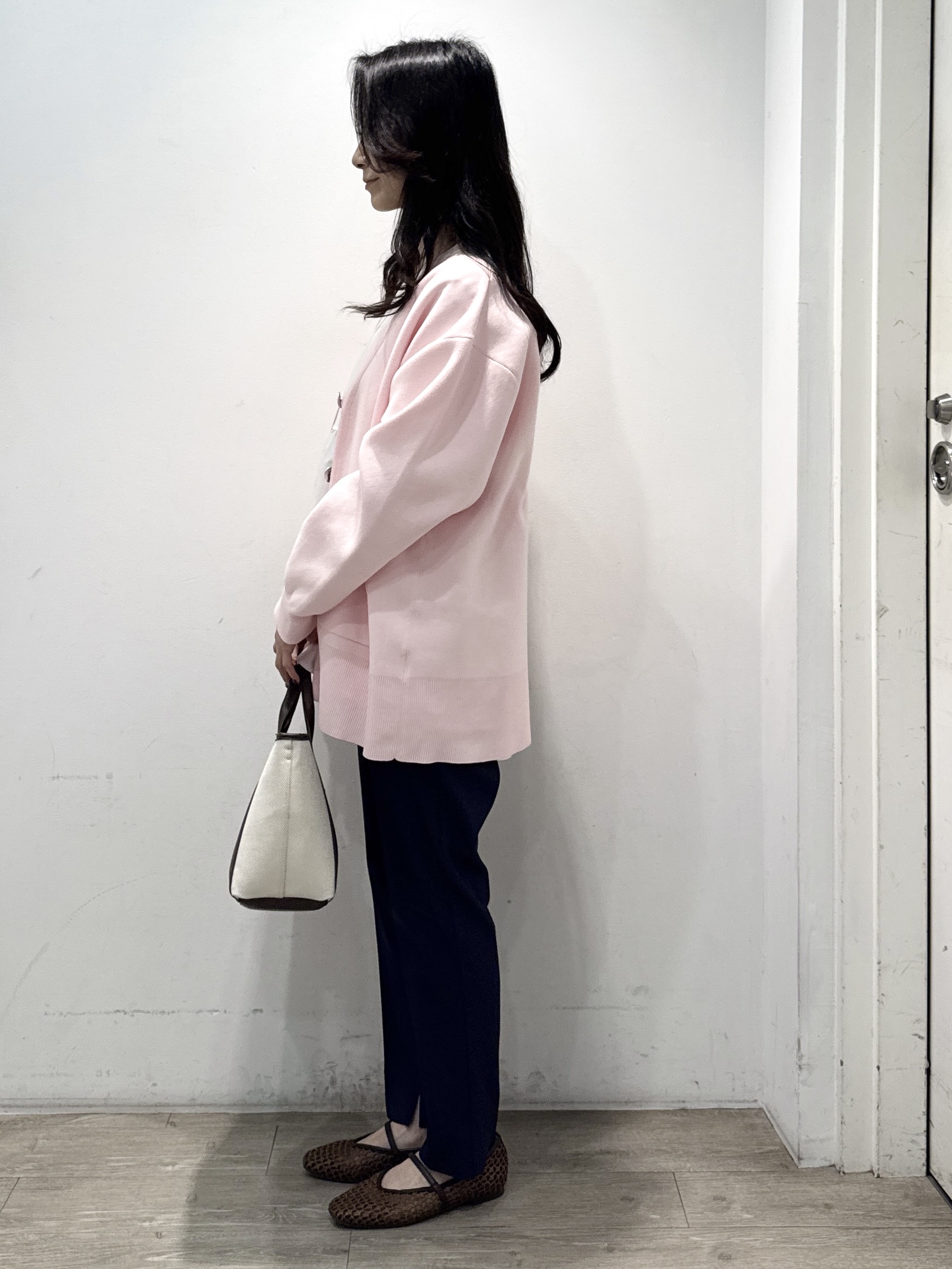 yuicciさんの「OPAQUE.CLIP｜ペプラムドッキングカットソー【洗濯機OK】」を使ったコーディネート