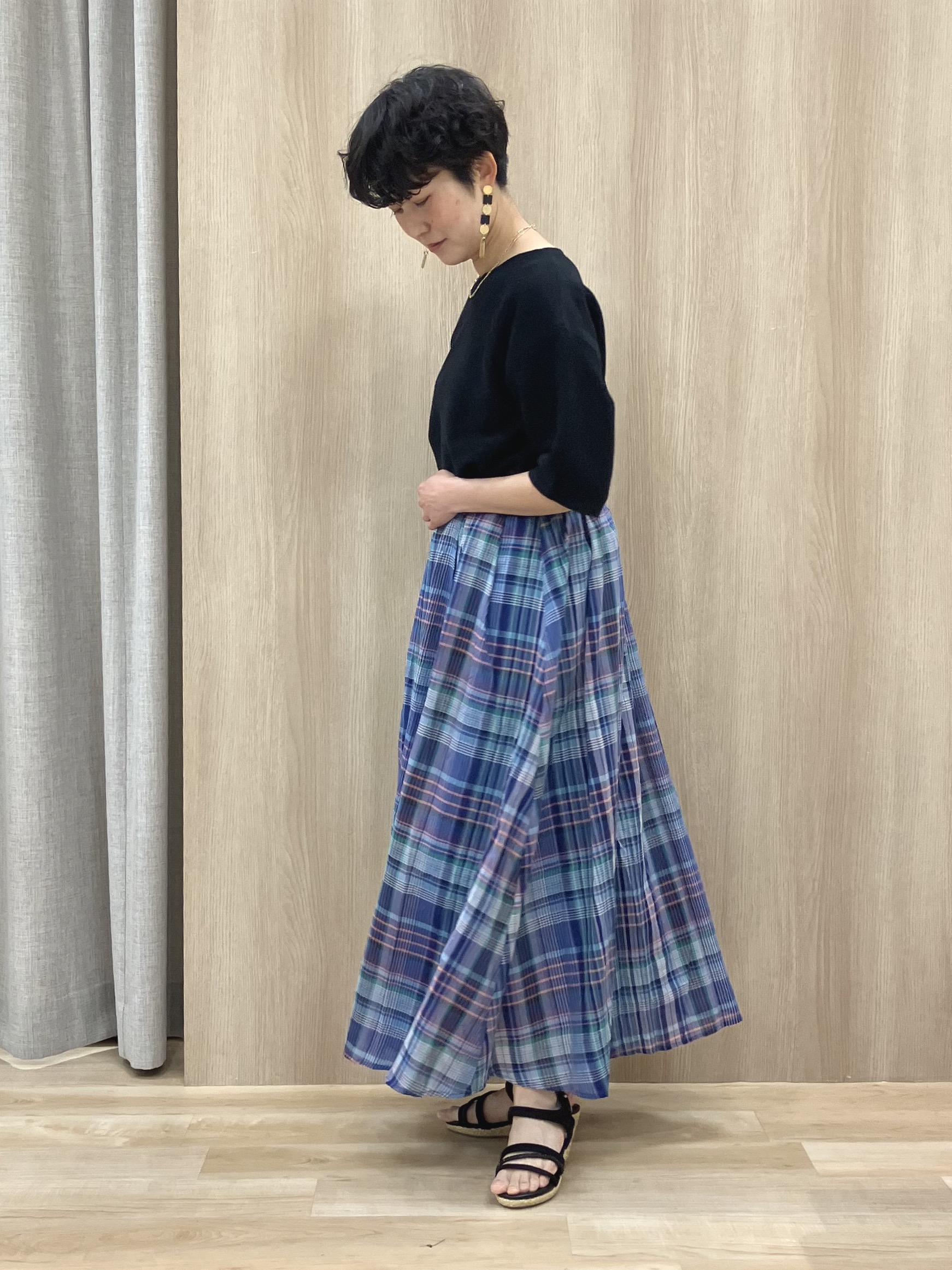 Keiさんの「grove｜【貴島明日香さん着用／洗濯機OK】レイヤードにもおすすめ、軽やかクロップドニット」を使ったコーディネート