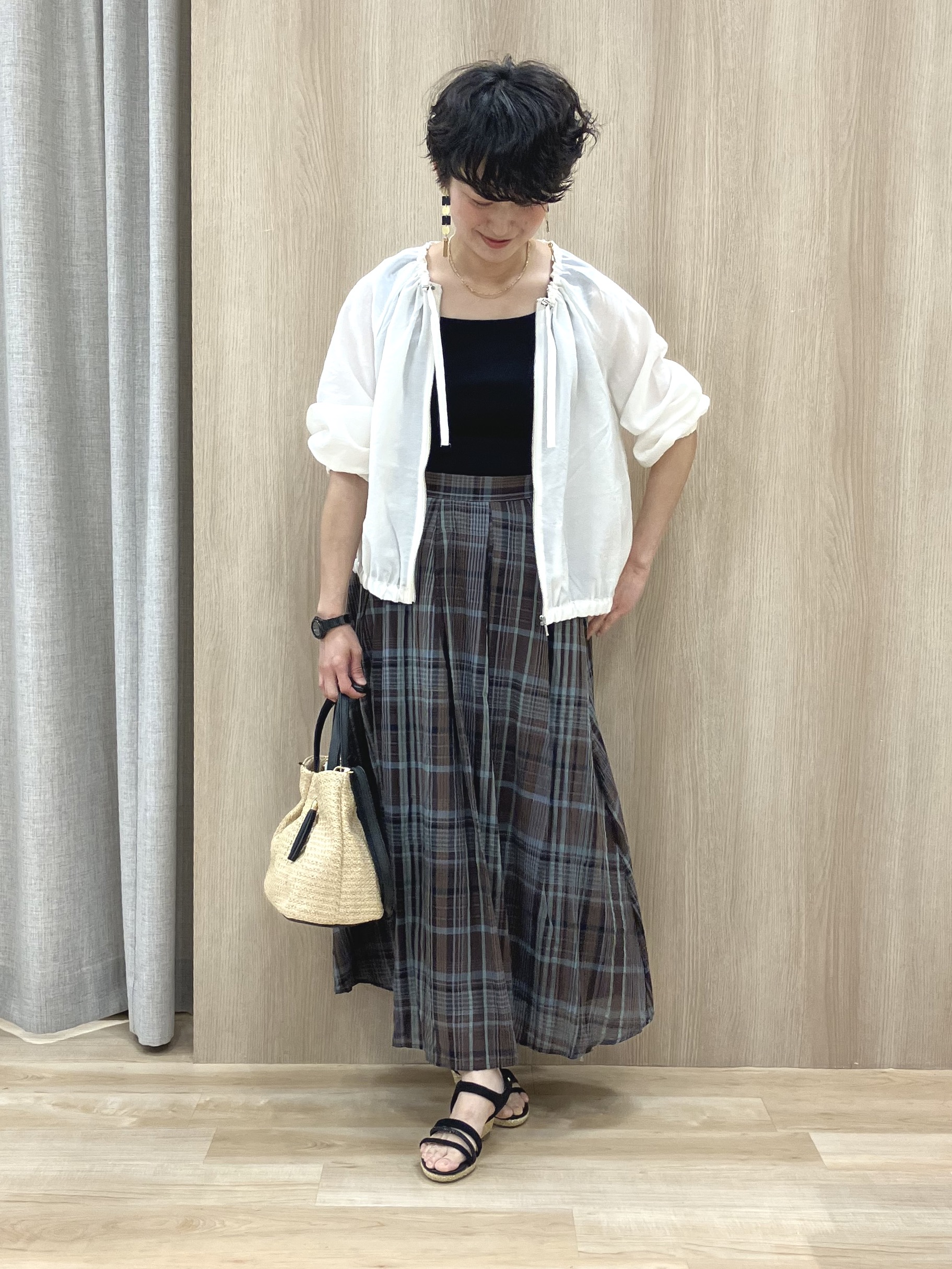 Keiさんの「grove｜【貴島明日香さん着用／洗濯機OK】レイヤードにもおすすめ、軽やかクロップドニット」を使ったコーディネート