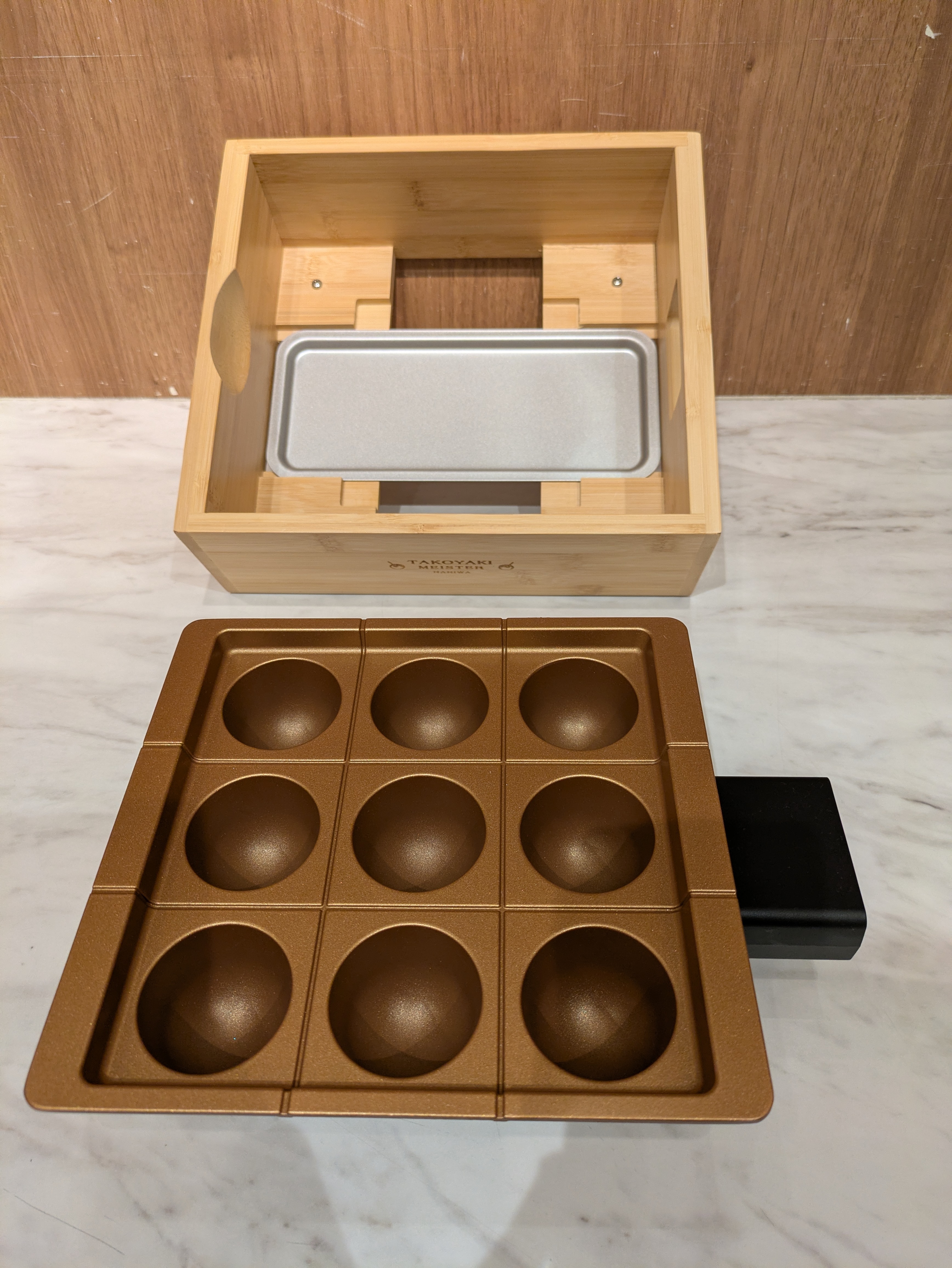 エトーさんの「212 KITCHEN STORE｜おやつDEっSE 木製たこ焼き盛皿(10枚入)」を使ったコーディネート