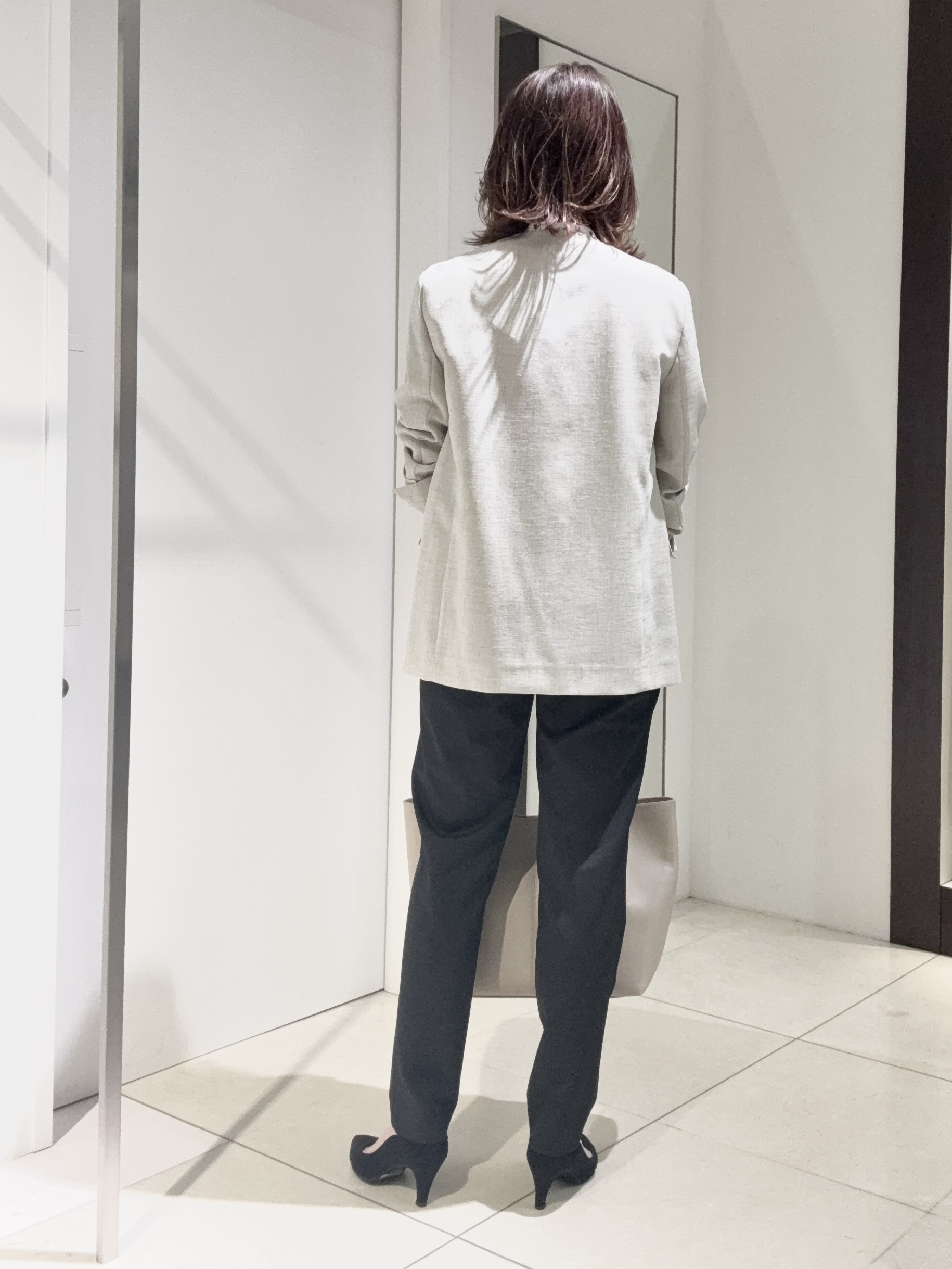 tomoさんの「UNTITLED｜【さらりと快適/セットアップ可/UV/接触冷感】スラブカラーレスジャケット」を使ったコーディネート