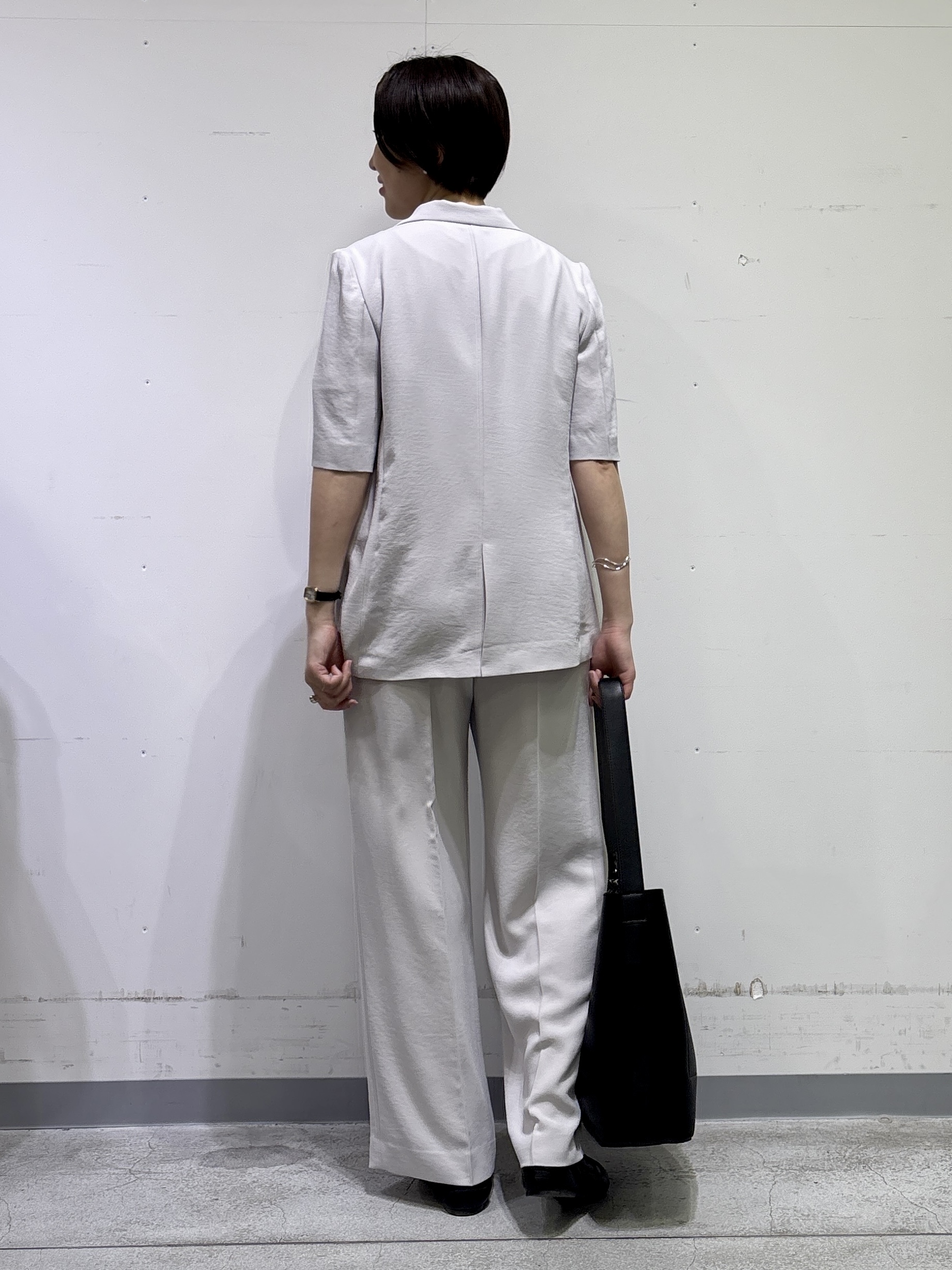 yuriさんの「INDIVI｜【UVケア／選べるグラフィック】スムースジャージTシャツ」を使ったコーディネート