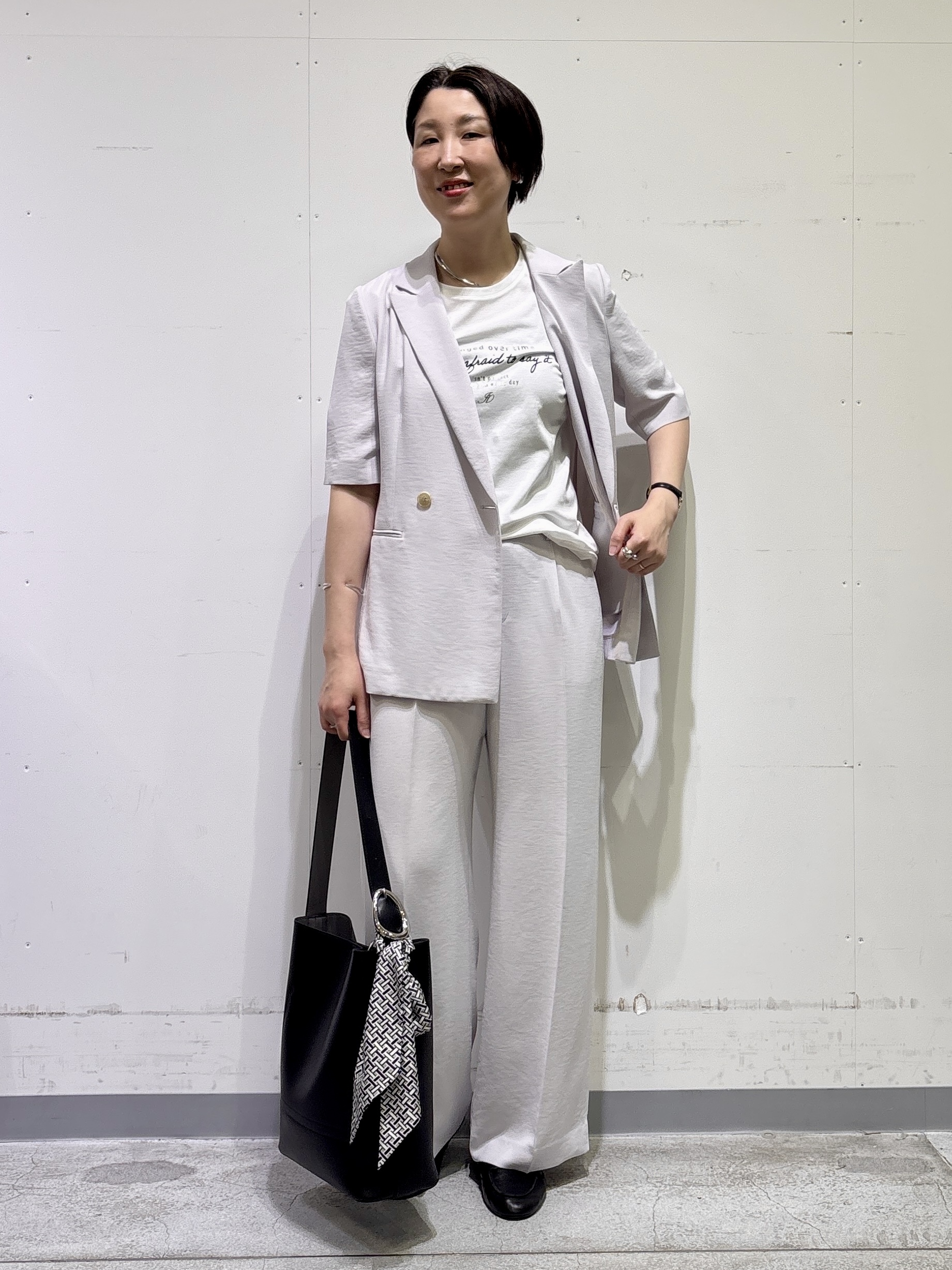 yuriさんの「INDIVI｜【UVケア／選べるグラフィック】スムースジャージTシャツ」を使ったコーディネート