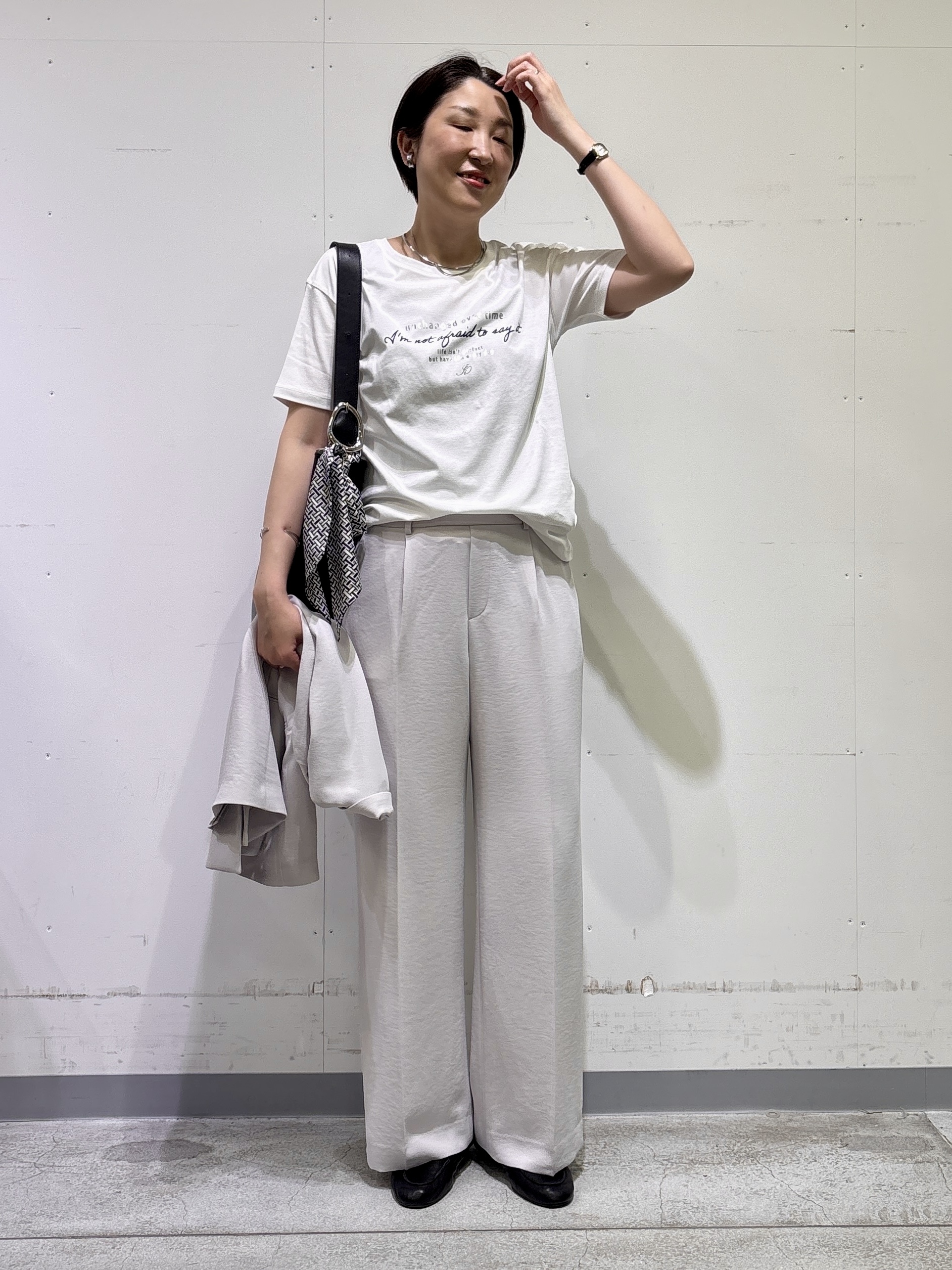 yuriさんの「INDIVI｜【UVケア／選べるグラフィック】スムースジャージTシャツ」を使ったコーディネート