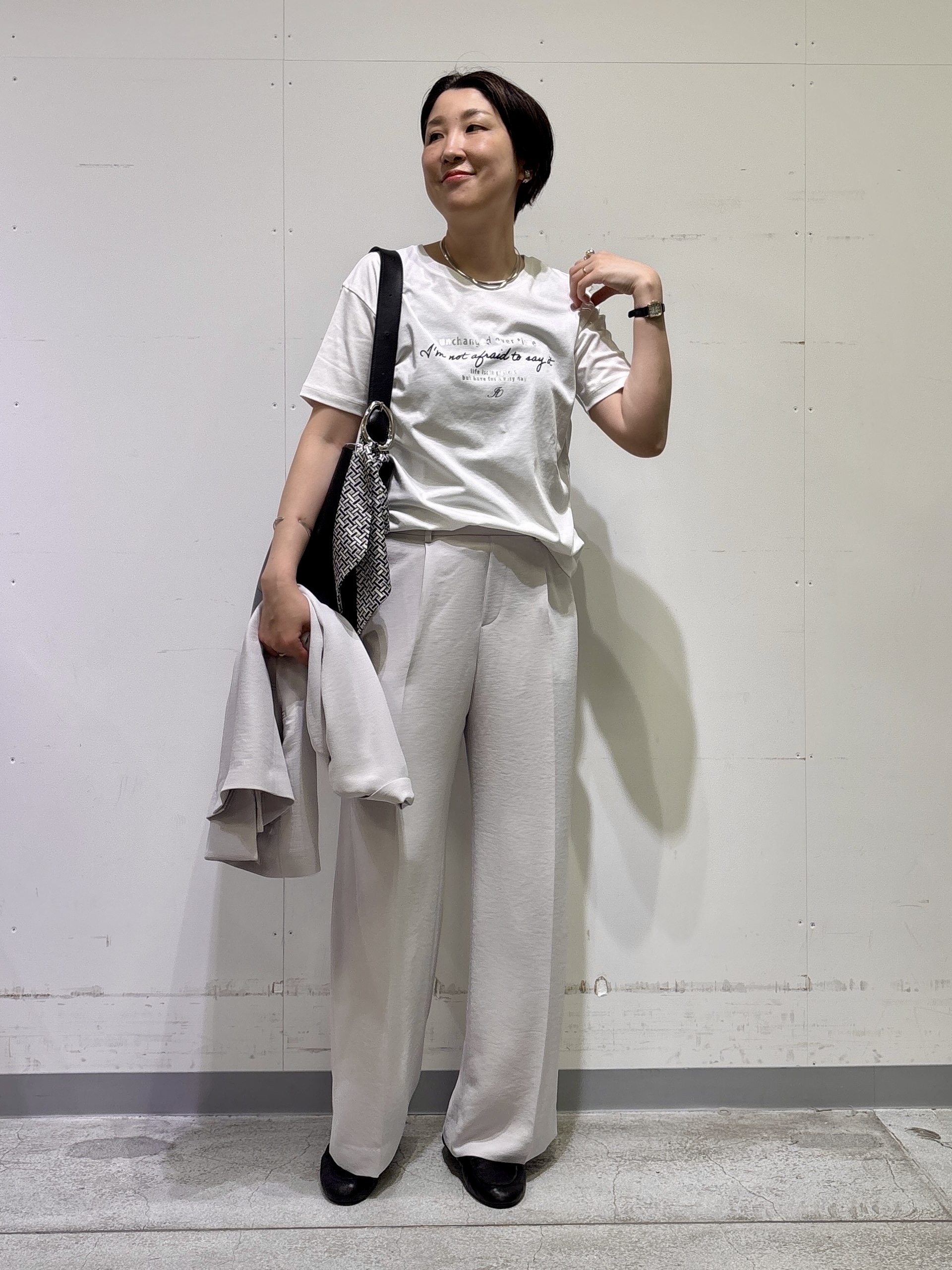 yuriさんの「INDIVI｜【UVケア／選べるグラフィック】スムースジャージTシャツ」を使ったコーディネート