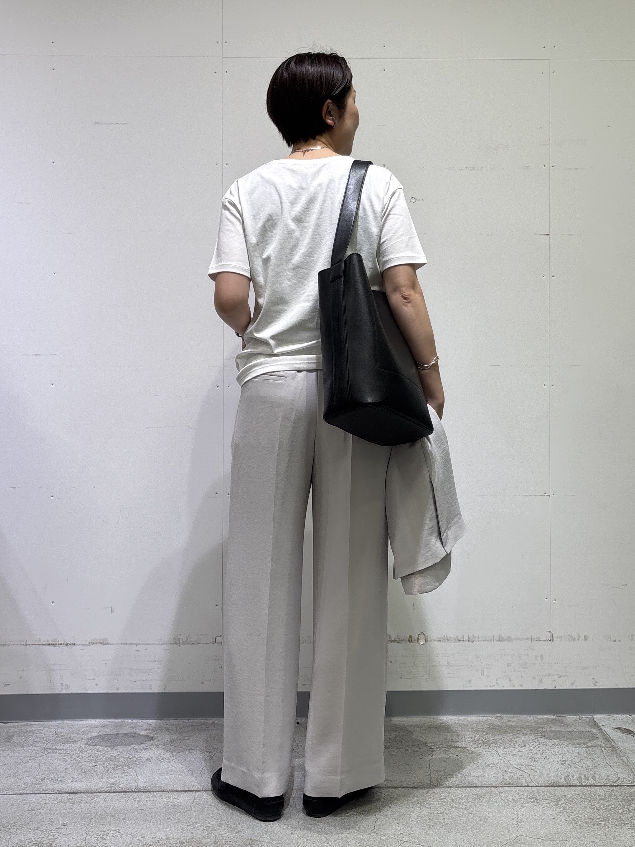 yuriさんの「INDIVI｜【UVケア／選べるグラフィック】スムースジャージTシャツ」を使ったコーディネート