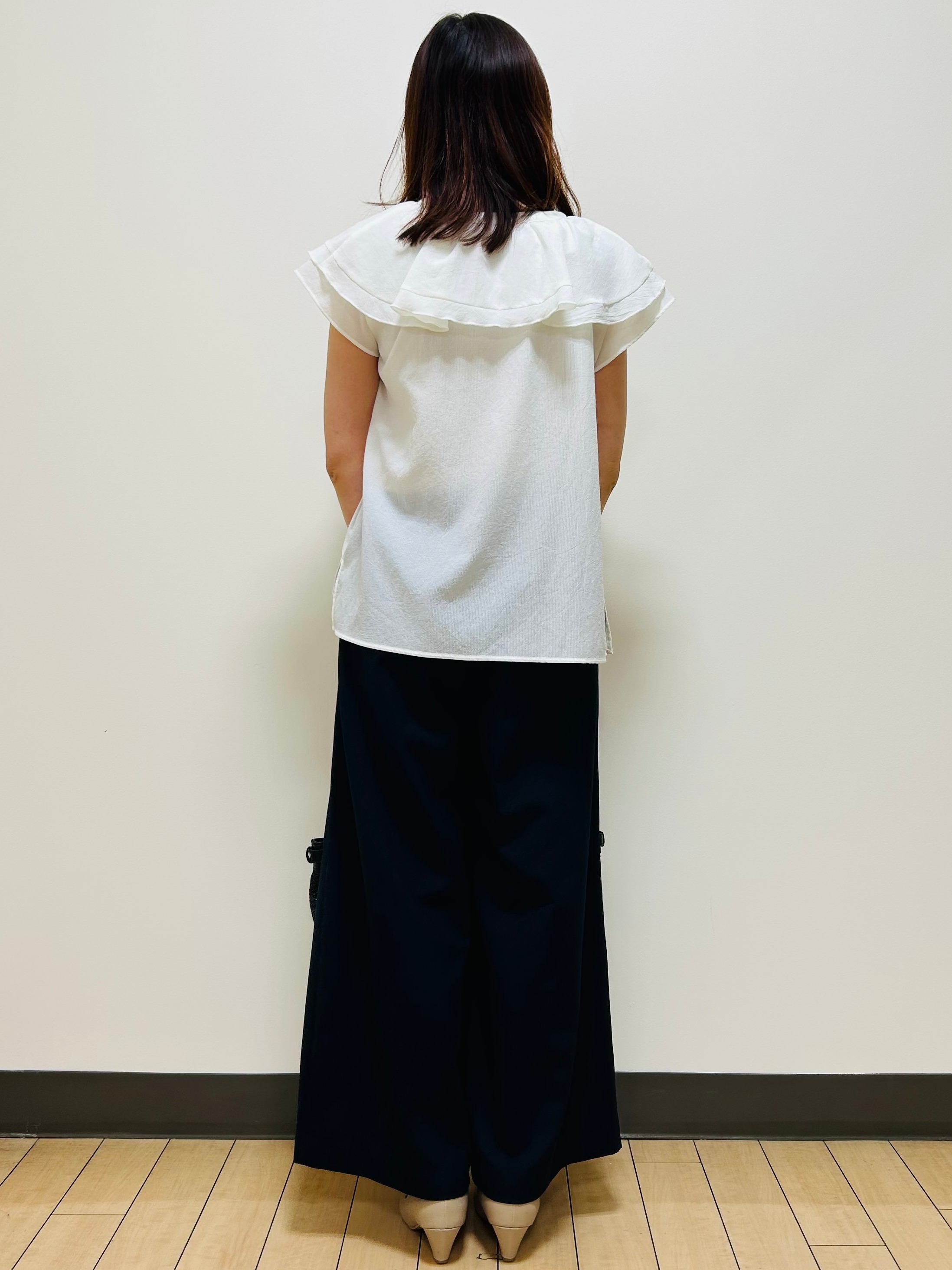 miiiさんの「Reflect｜【通気性あり／涼しい／マシンウォッシャブル】フリルブラウス」を使ったコーディネート