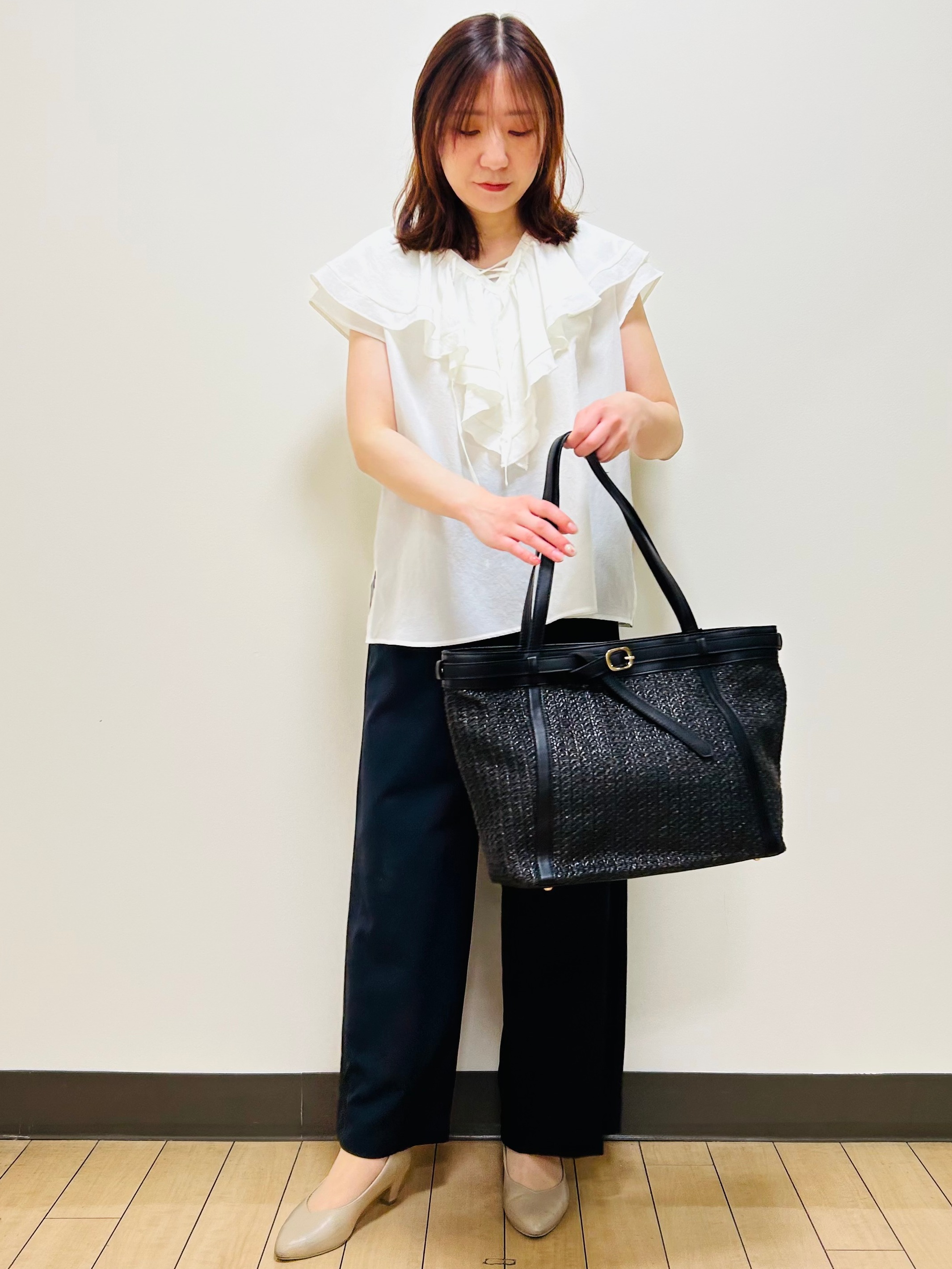 miiiさんの「Reflect｜【通気性あり／涼しい／マシンウォッシャブル】フリルブラウス」を使ったコーディネート