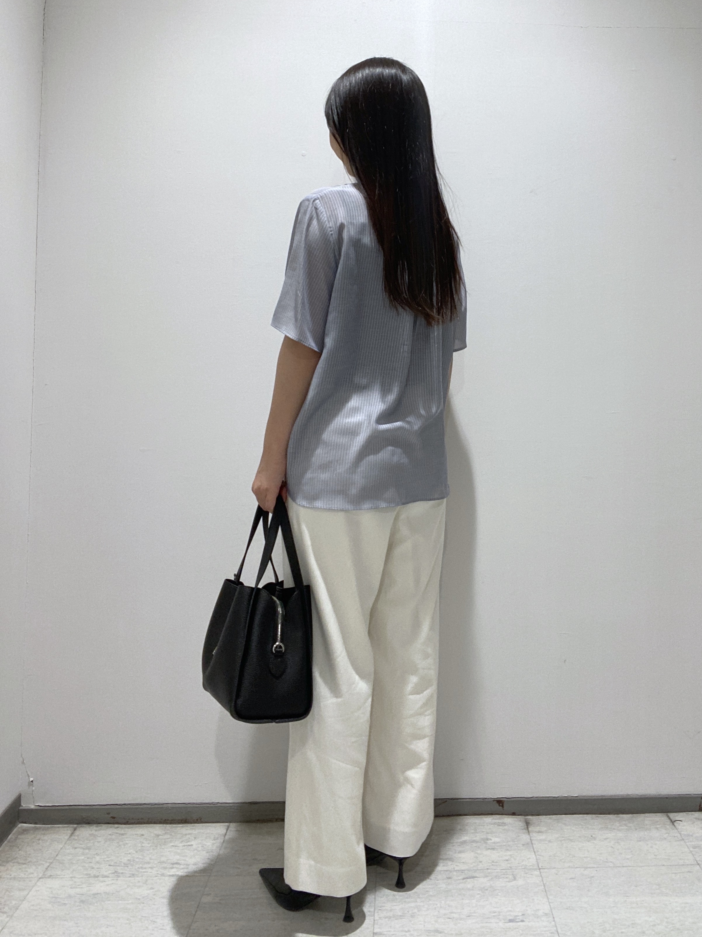 meiさんの「INDIVI｜【接触冷感/洗える】シアーシャンブレーピンタックブラウス」を使ったコーディネート