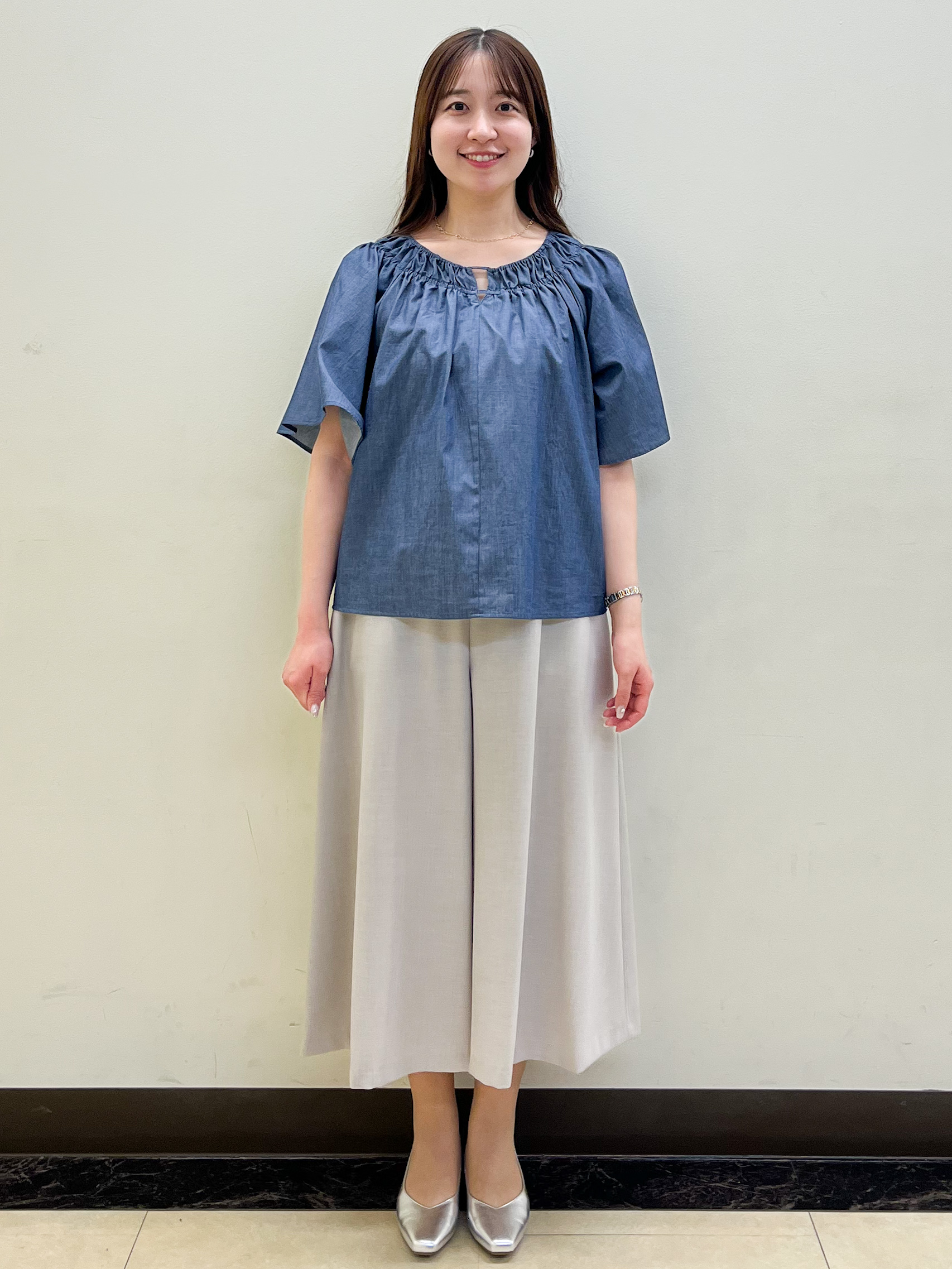 mikikoさんの「Reflect｜ネックギャザーデザインブラウス」を使ったコーディネート