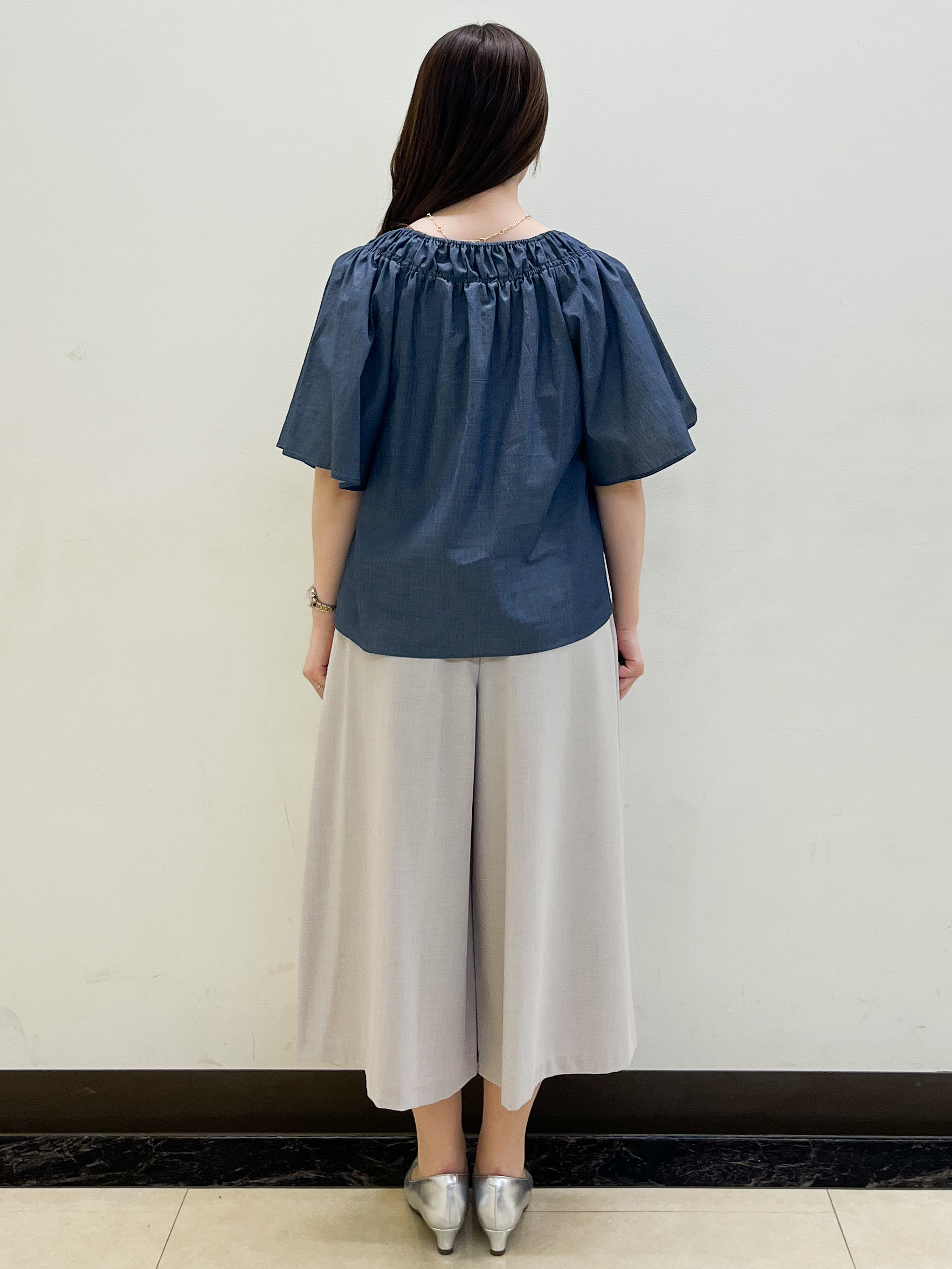 mikikoさんの「Reflect｜ネックギャザーデザインブラウス」を使ったコーディネート