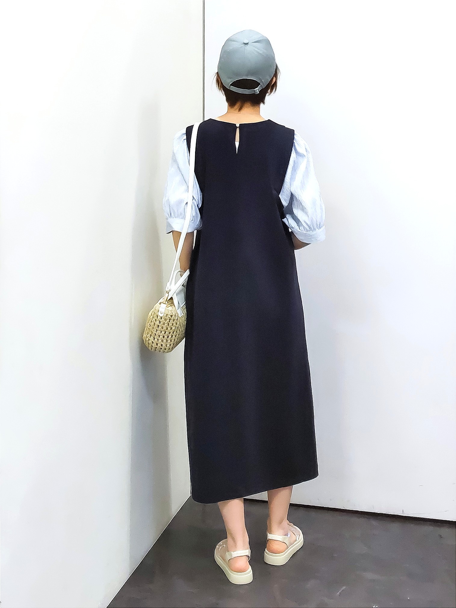 やまちゃんさんの「grove｜高評価！【体型カバー/洗える】袖布帛ポンチワンピース」を使ったコーディネート
