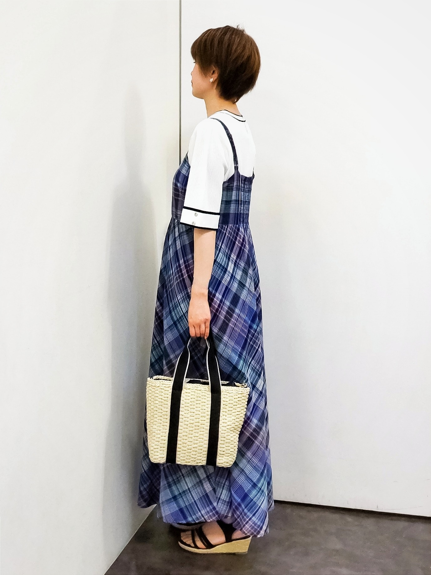 やまちゃんさんの「grove｜【貴島明日香さん着用】夏を楽しむ一枚、マドラスチェックキャミワンピース」を使ったコーディネート