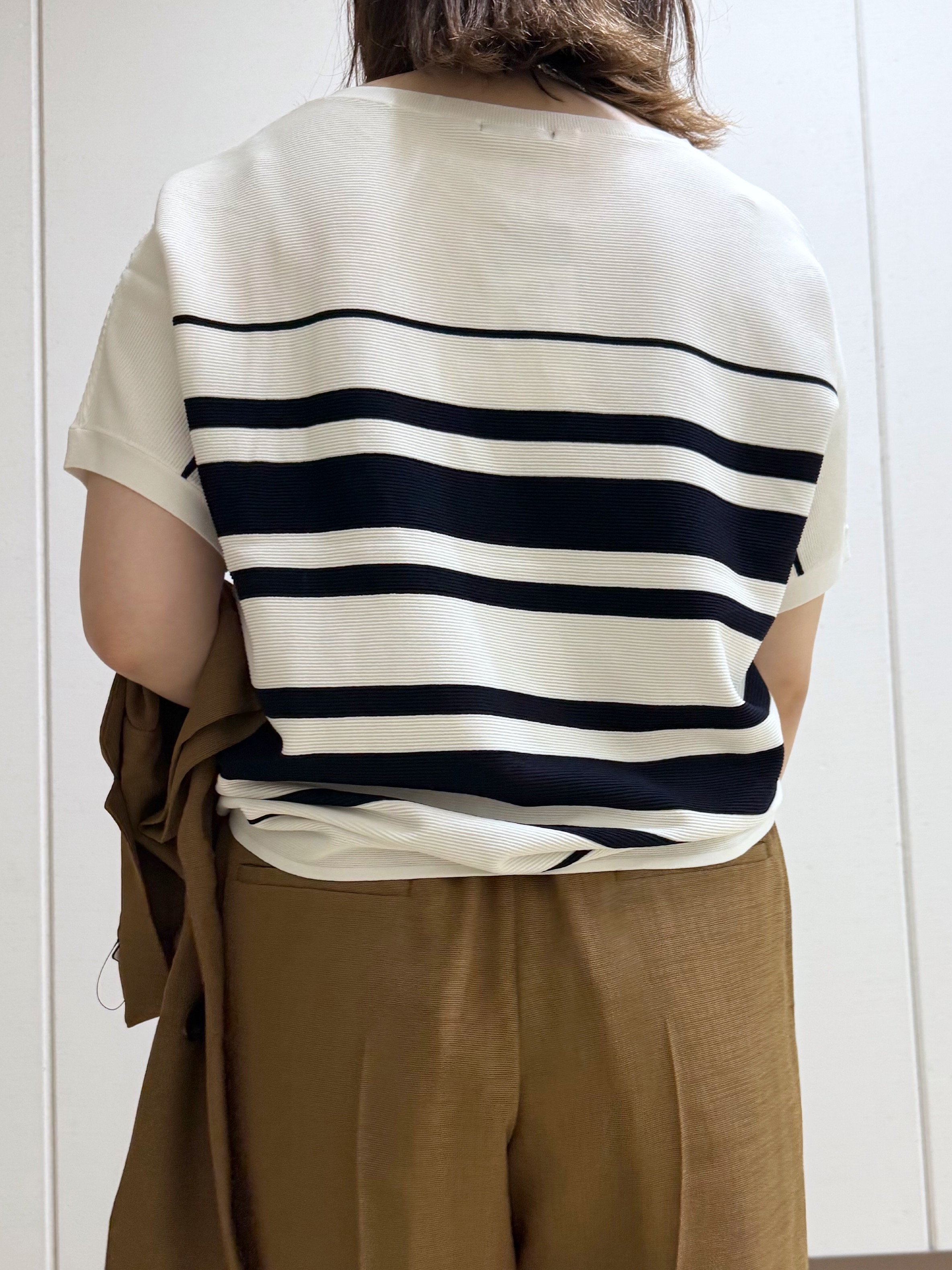 Rikoさんの「INDIVI｜【洗える】ガーター編みVネックニットT」を使ったコーディネート