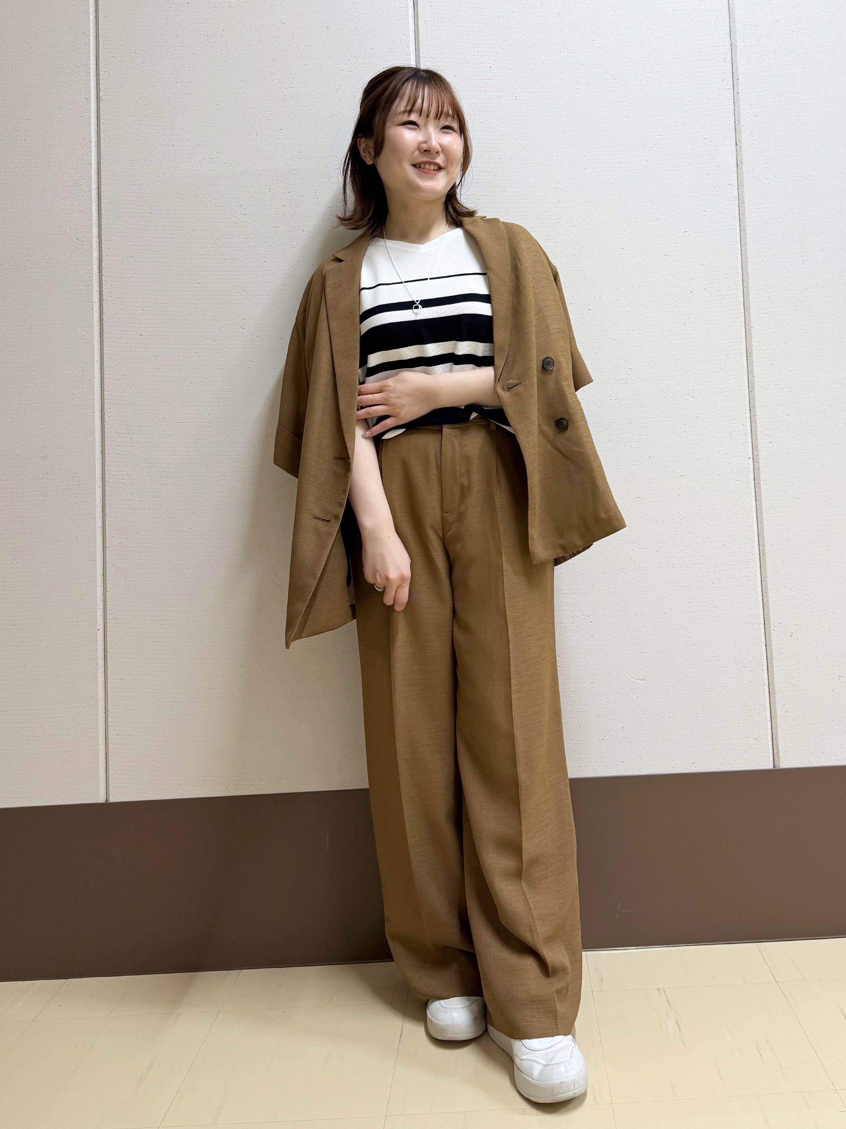 Rikoさんの「INDIVI｜【洗える】ガーター編みVネックニットT」を使ったコーディネート