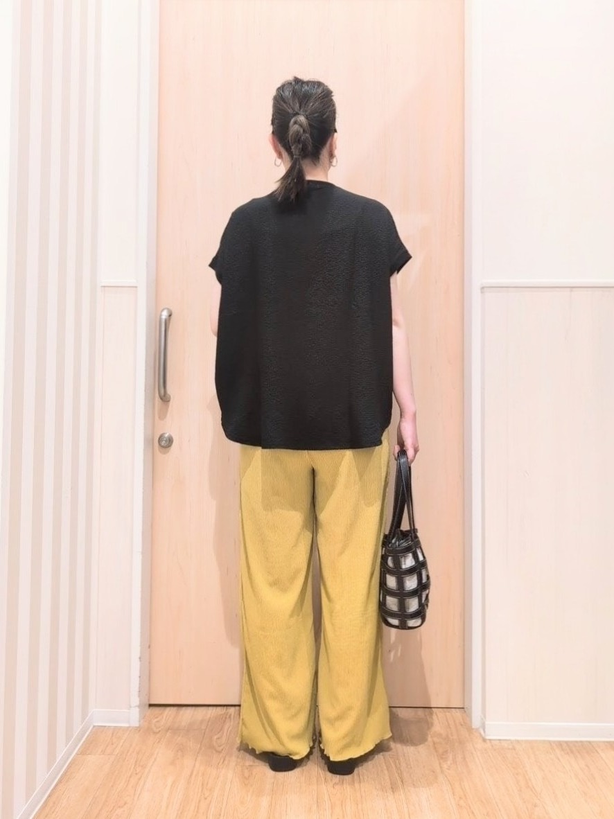 あさんの「SHOO･LA･RUE｜【洗濯機可】ぽこぽこさらさら アソートTシャツ」を使ったコーディネート