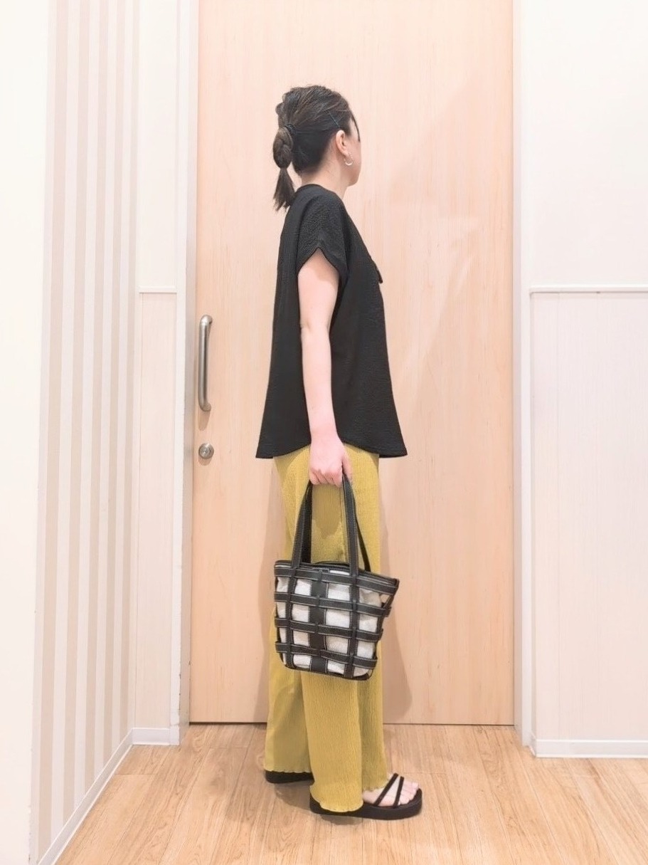あさんの「SHOO･LA･RUE｜【洗濯機可】ぽこぽこさらさら アソートTシャツ」を使ったコーディネート
