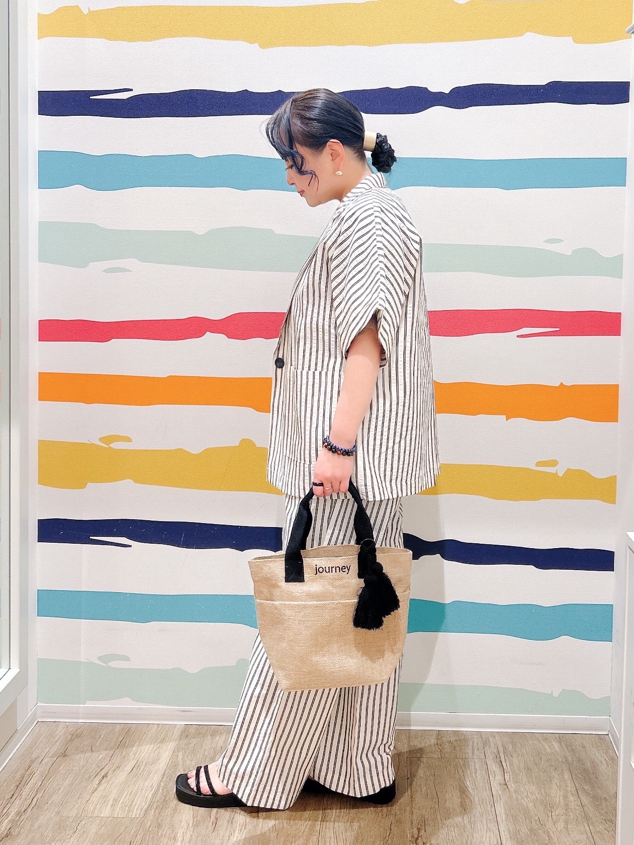 Peeさんの「SHOO･LA･RUE｜【ひんやり/吸水速乾/セットアップ可】羽織るだけで主役になる サッカーストライプシャツジャケット」を使ったコーディネート