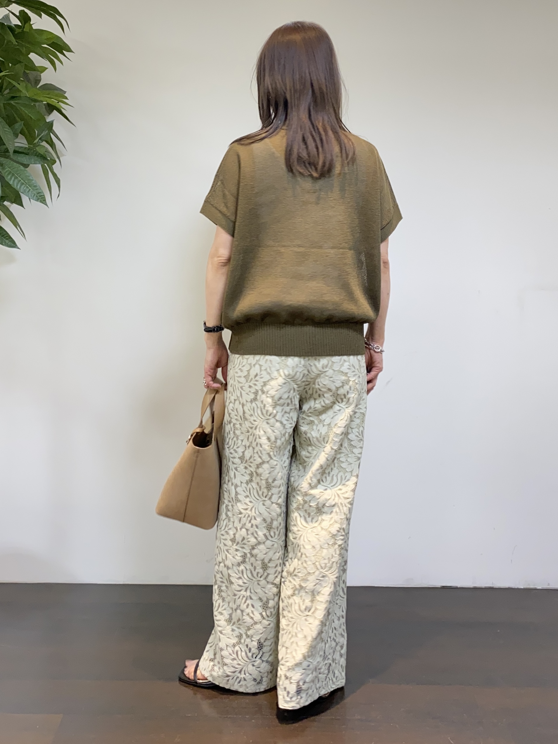 tomoさんの「UNTITLED｜【洗える/清涼感】ドライタッチスリーブレスカーディガン」を使ったコーディネート