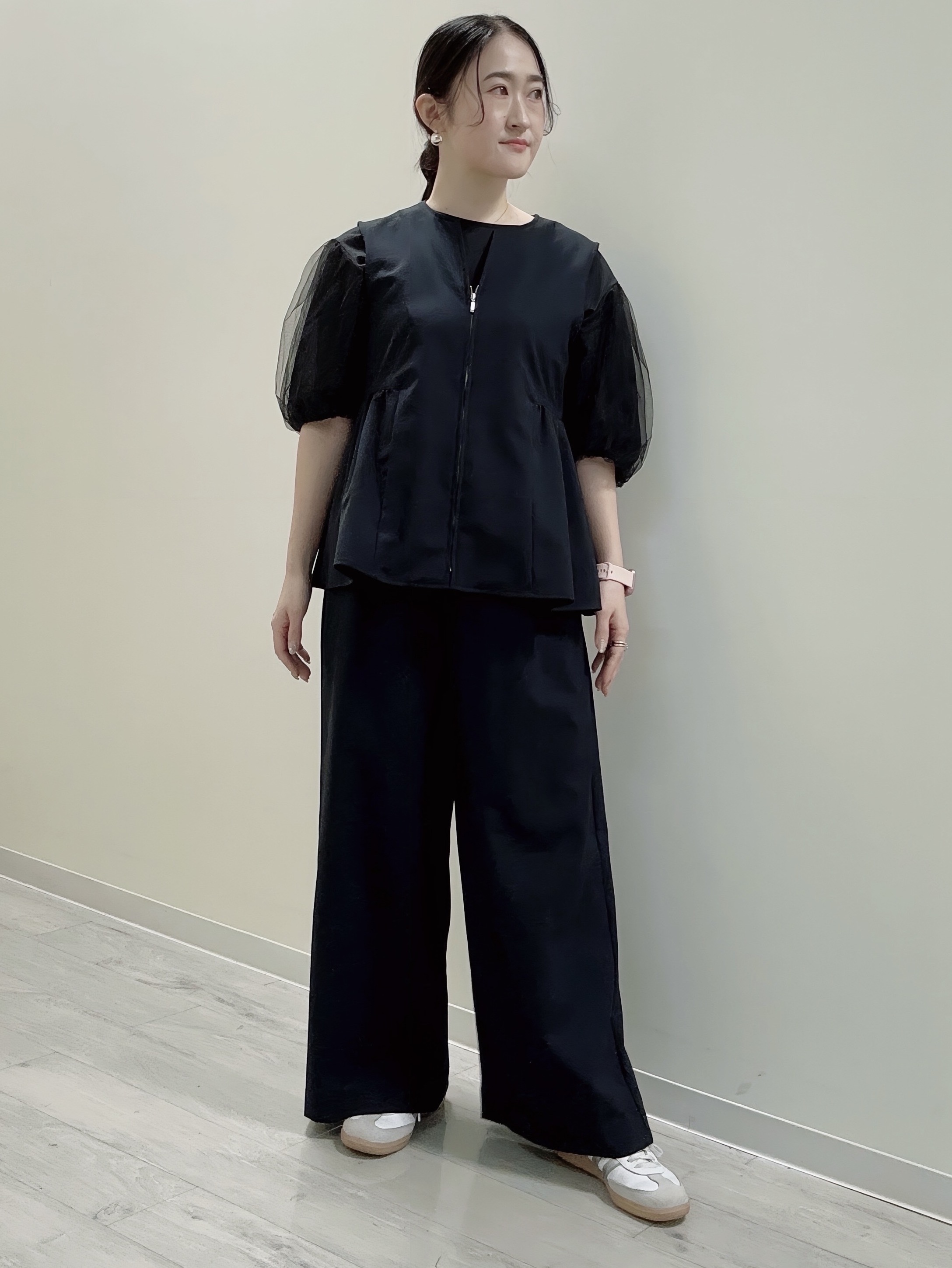 末廣美智子さんの「Reflect｜【UVカット／接触冷感／吸水速乾】チュールスリーブプルオーバー」を使ったコーディネート