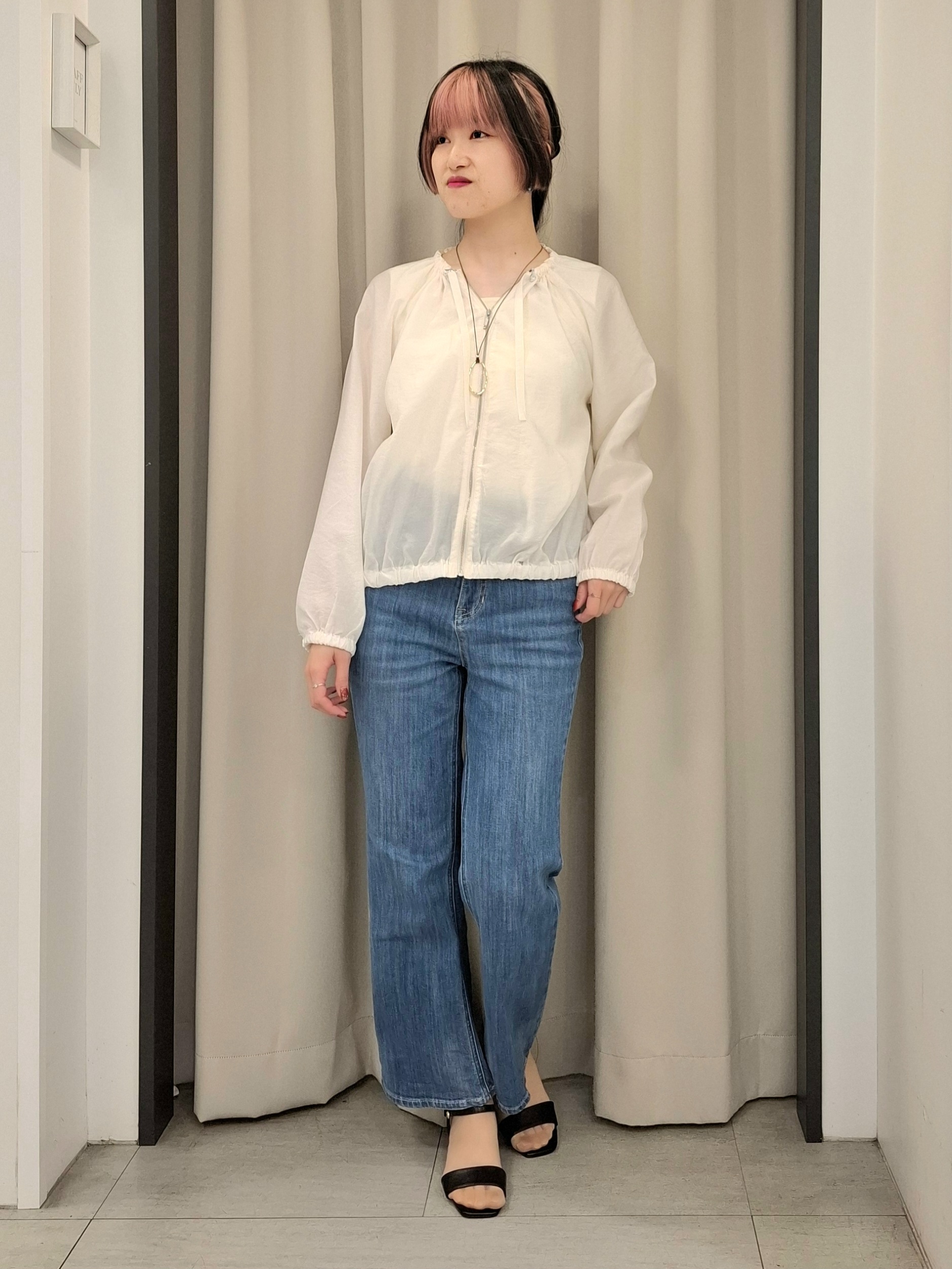 なーちゃんさんの「grove｜気温調整にも◎ブラウス感覚で羽織れるシアーブルゾン」を使ったコーディネート