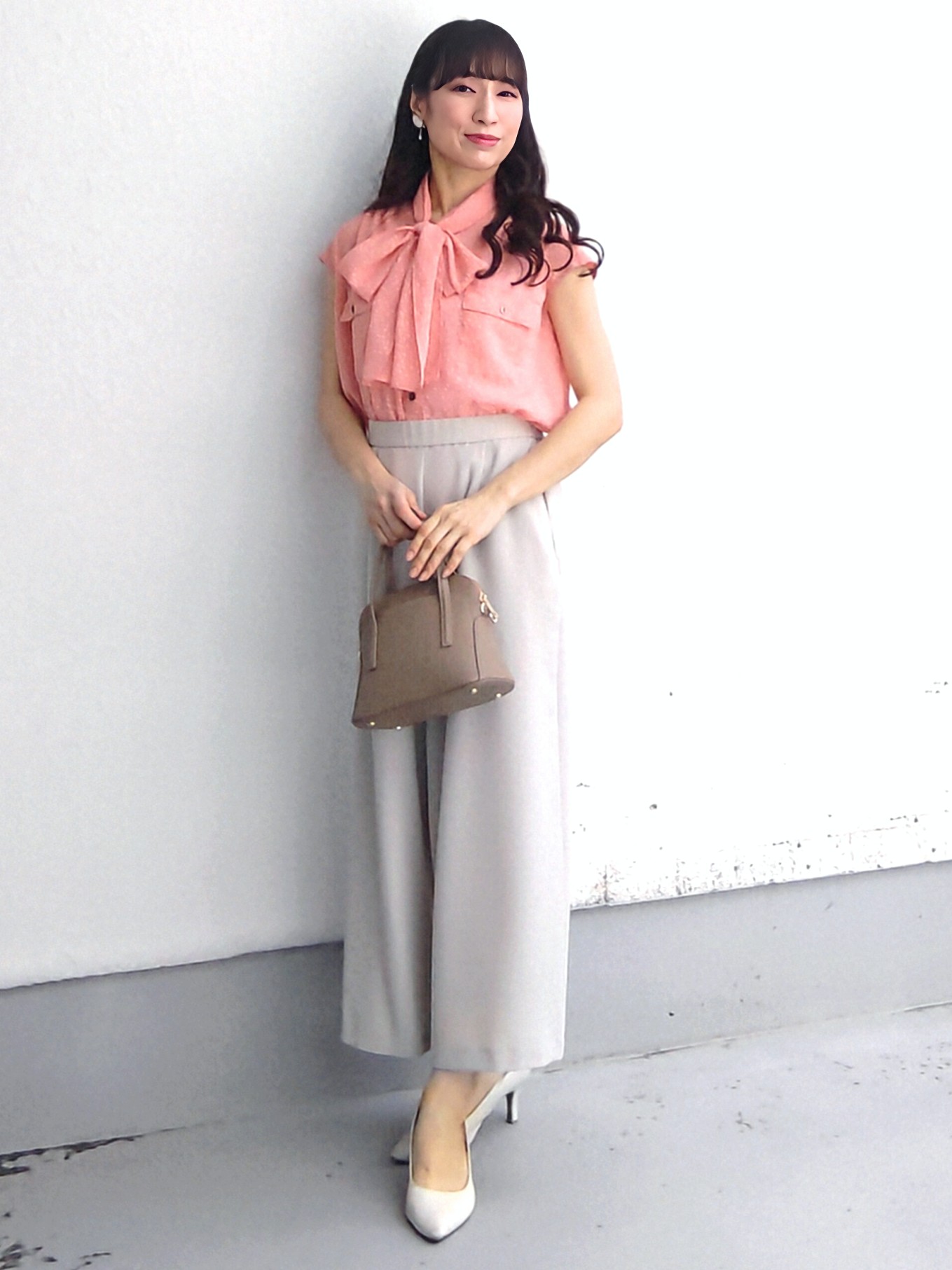 keinaさんの「SunaUna｜【手洗い可】シアーボウタイブラウス」を使ったコーディネート