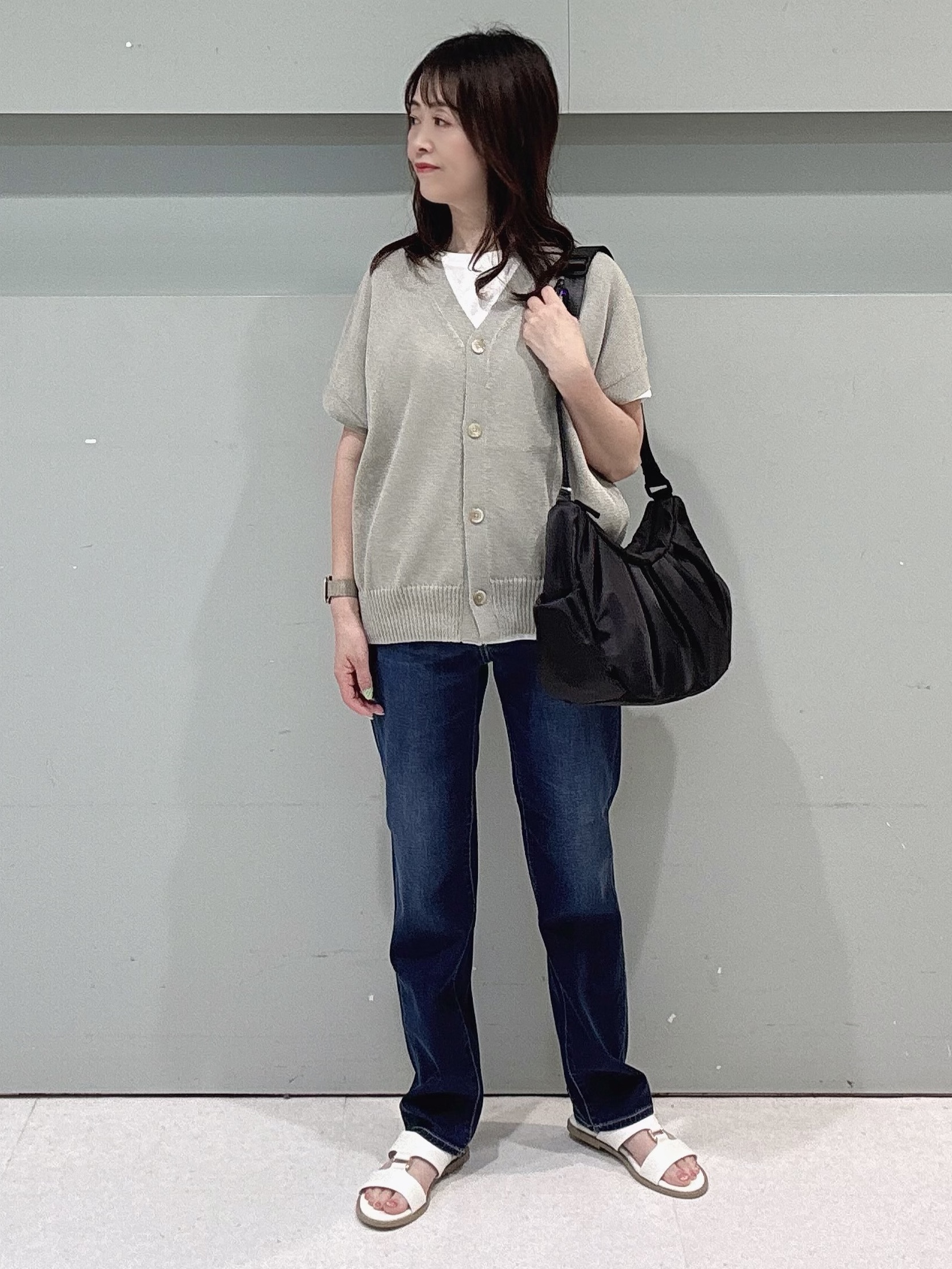 makiさんの「UNTITLED｜【洗える/清涼感】ドライタッチスリーブレスカーディガン」を使ったコーディネート