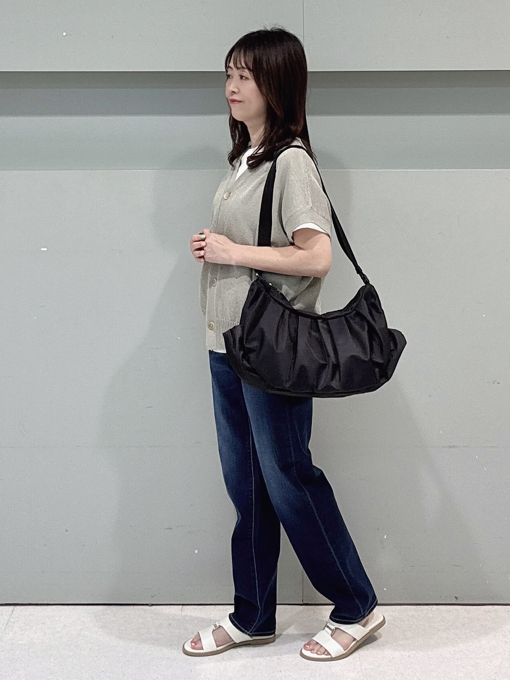 makiさんの「UNTITLED｜【洗える/清涼感】ドライタッチスリーブレスカーディガン」を使ったコーディネート