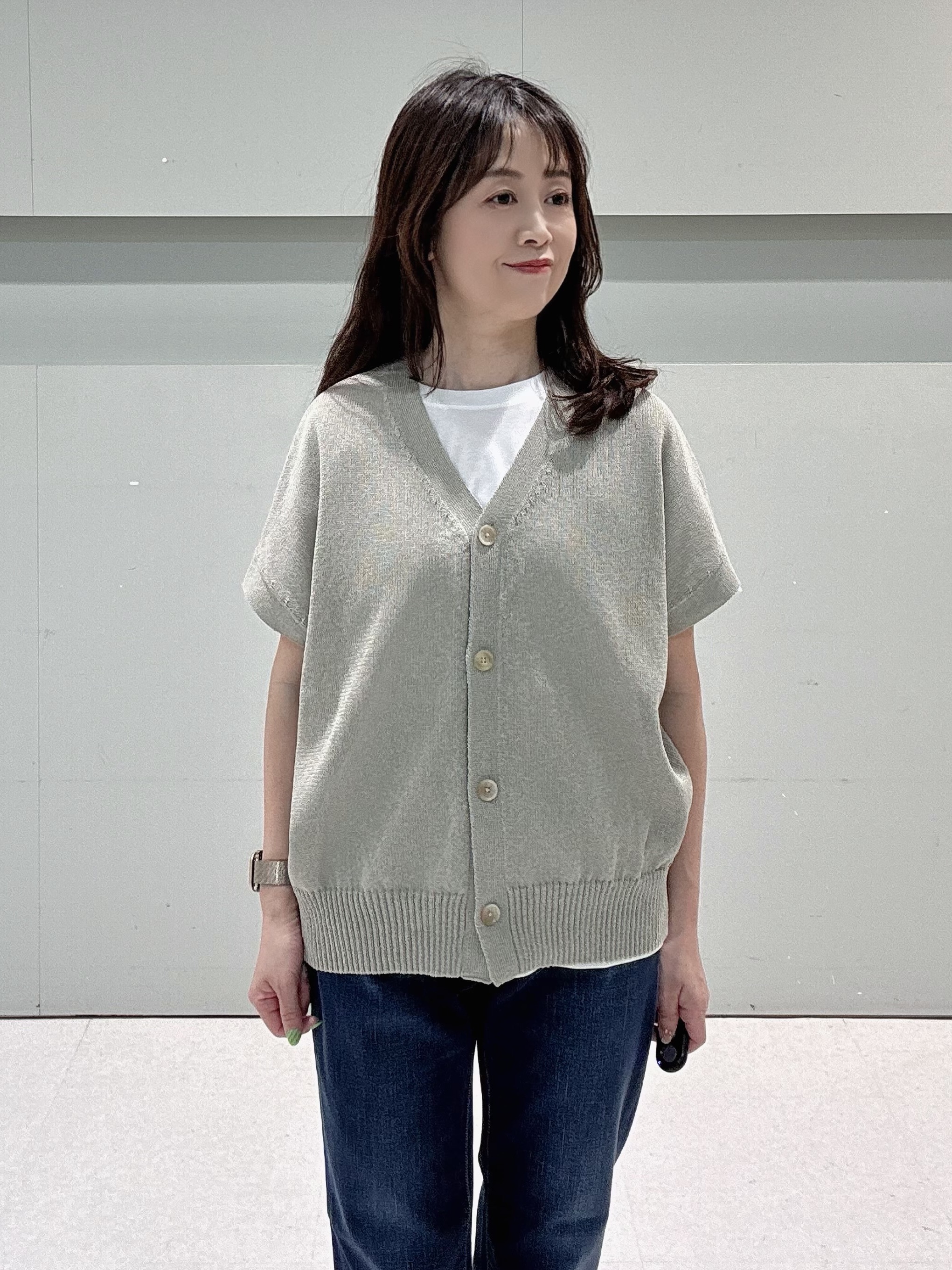 makiさんの「UNTITLED｜【洗える/清涼感】ドライタッチスリーブレスカーディガン」を使ったコーディネート