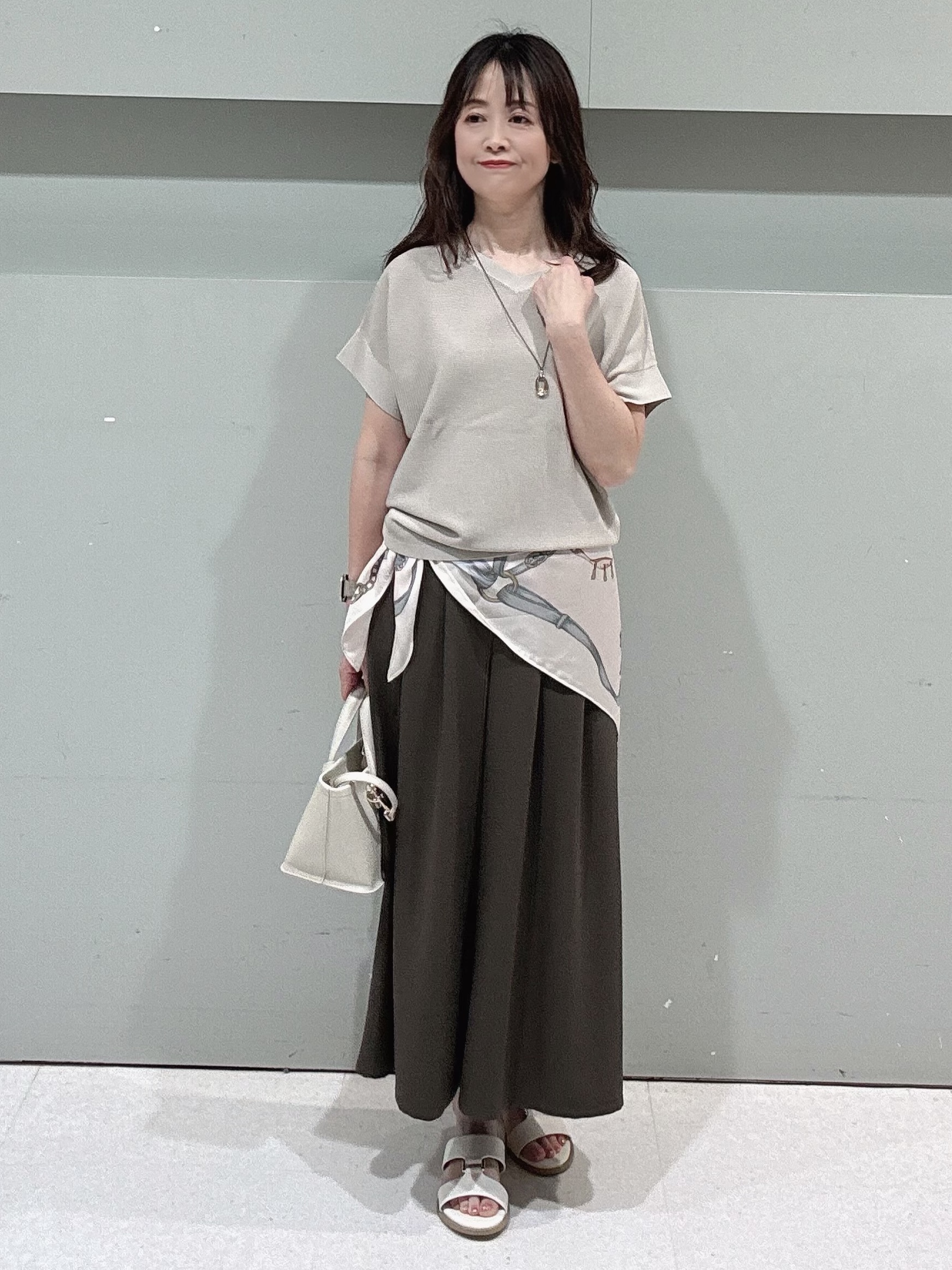 makiさんの「UNTITLED｜【11色展開/体型カバー】前後2WAYフレンチスリーブニット」を使ったコーディネート