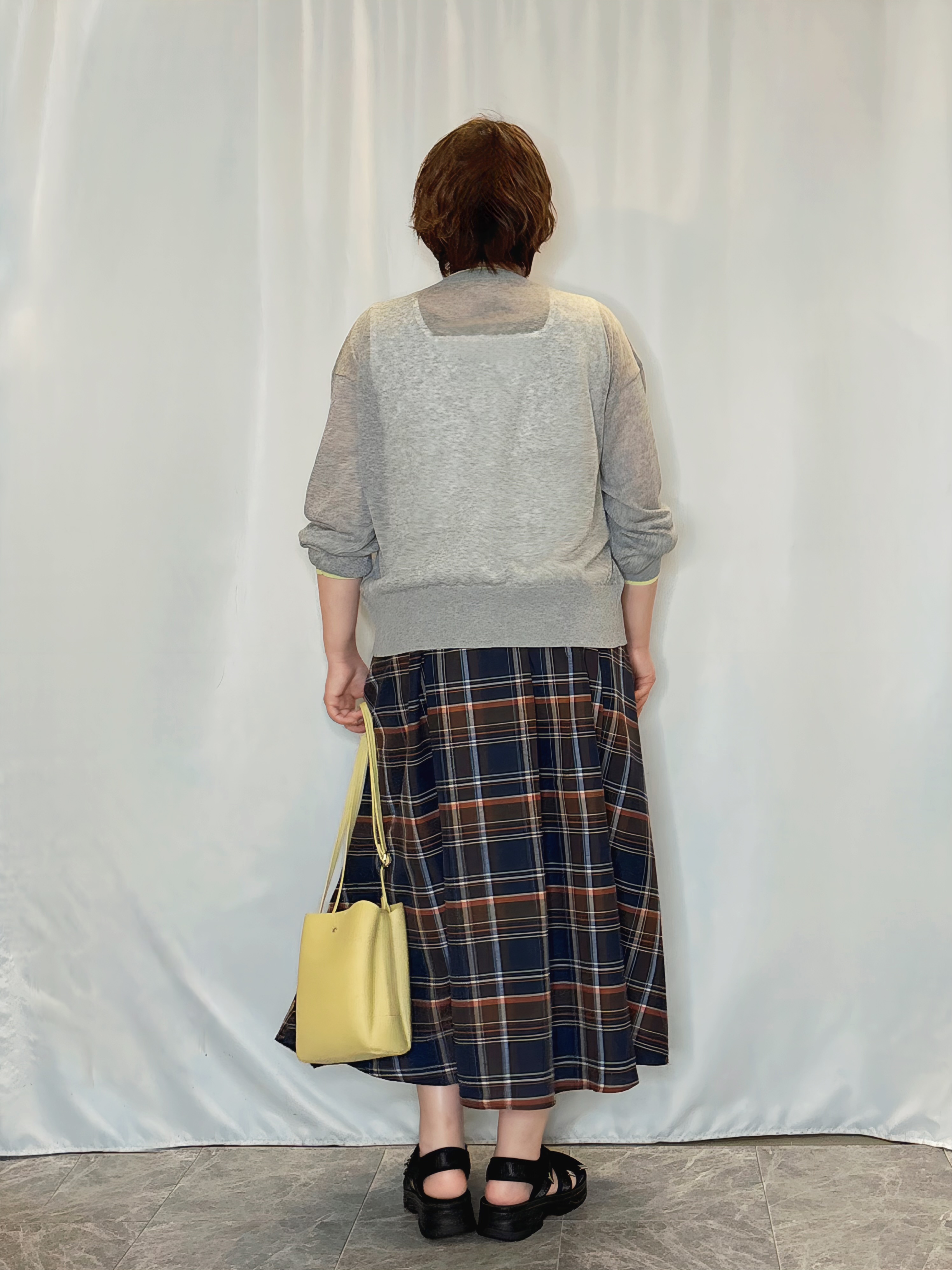 たみさんの「SHOO･LA･RUE｜【S-LL/洗濯機可】1枚でこなれ見え 配色シアーカーディガン」を使ったコーディネート