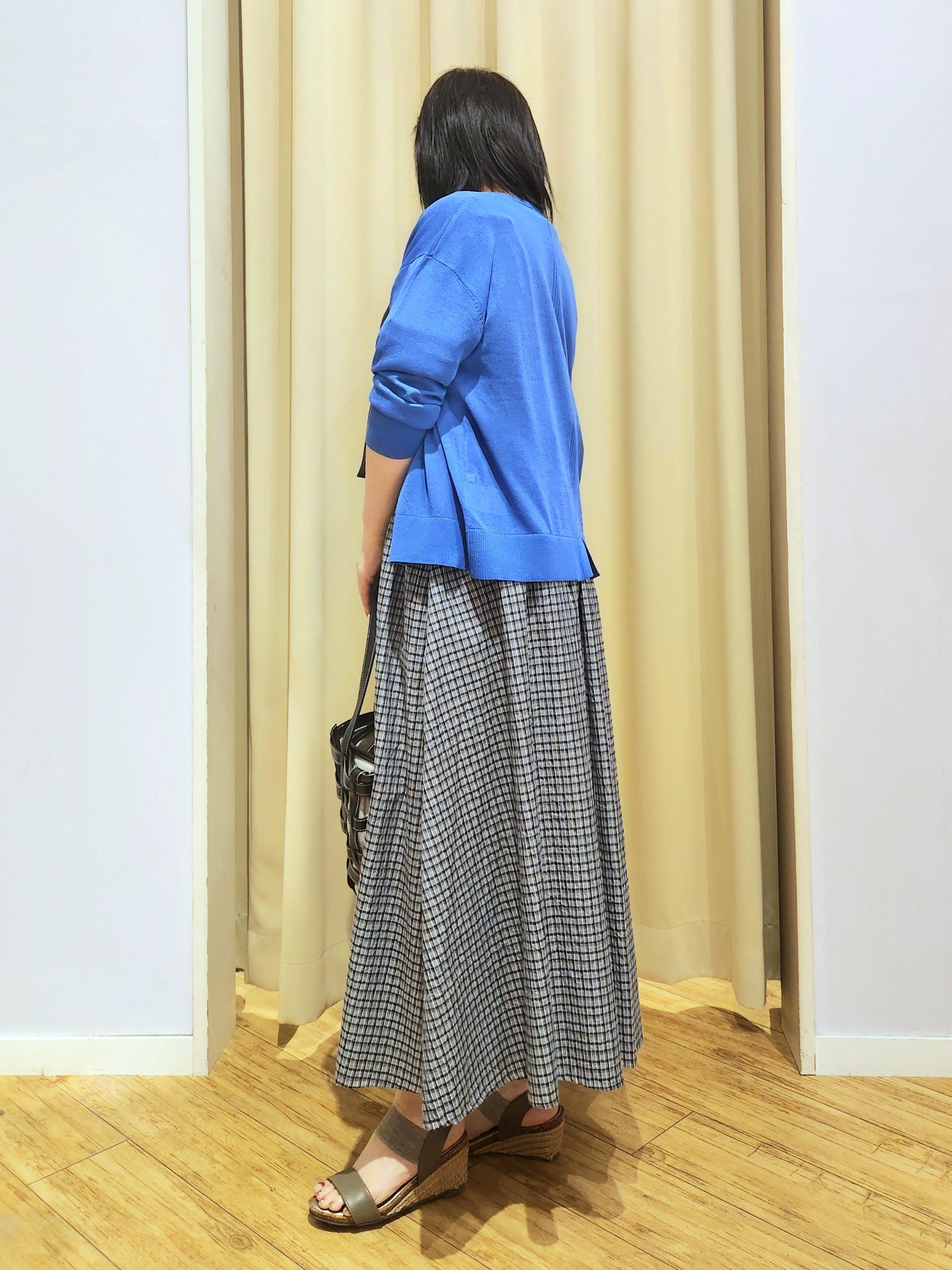 くまさんの「SHOO･LA･RUE｜【ひんやり/洗濯機可/S-LL】オンにもオフにも マルチに使えるボタンレスカーディガン」を使ったコーディネート