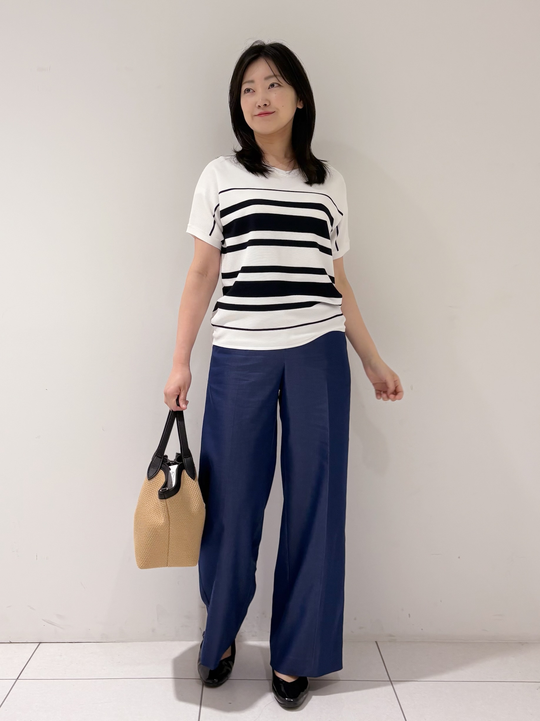 momokoさんの「INDIVI｜【洗える】ガーター編みVネックニットT」を使ったコーディネート