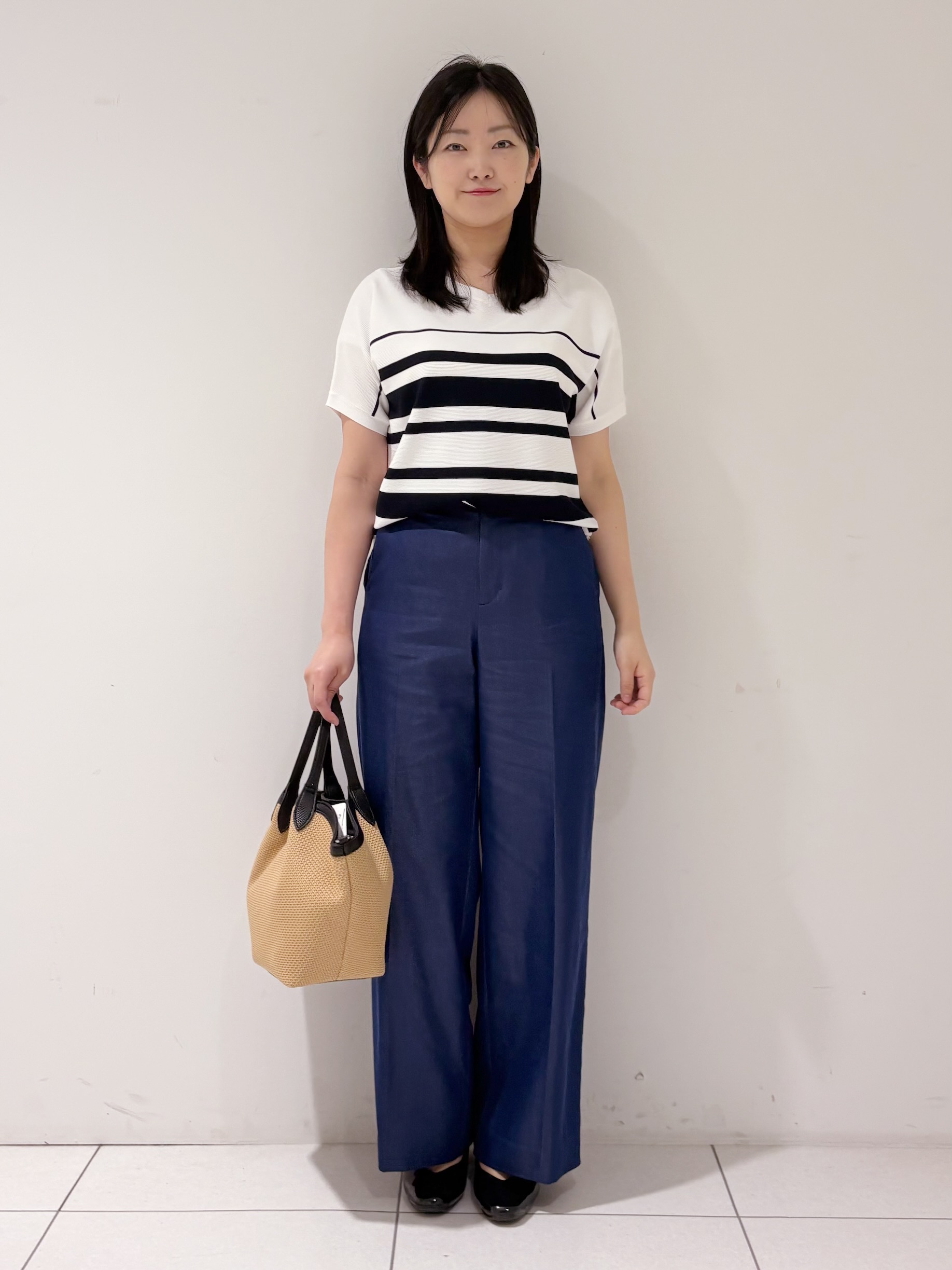 momokoさんの「INDIVI｜【洗える】ガーター編みVネックニットT」を使ったコーディネート