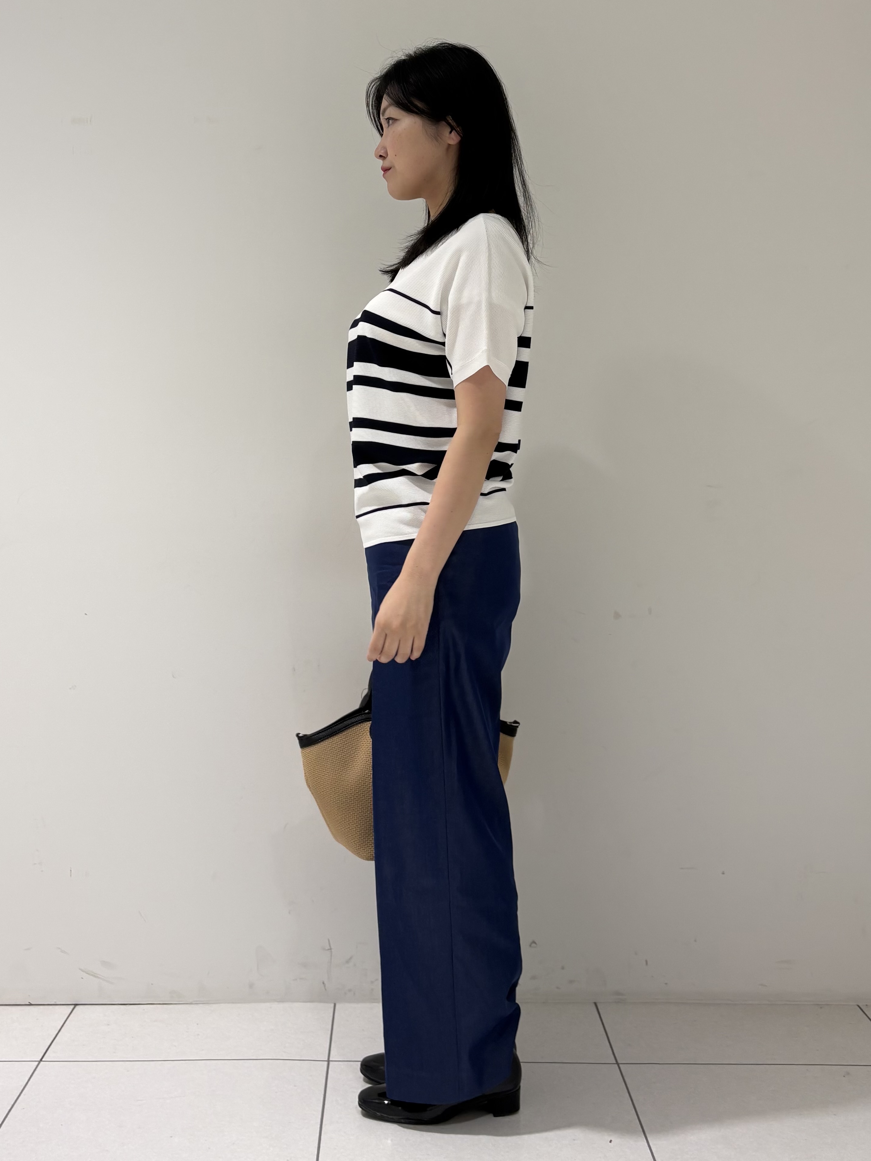 momokoさんの「INDIVI｜【洗える】ガーター編みVネックニットT」を使ったコーディネート