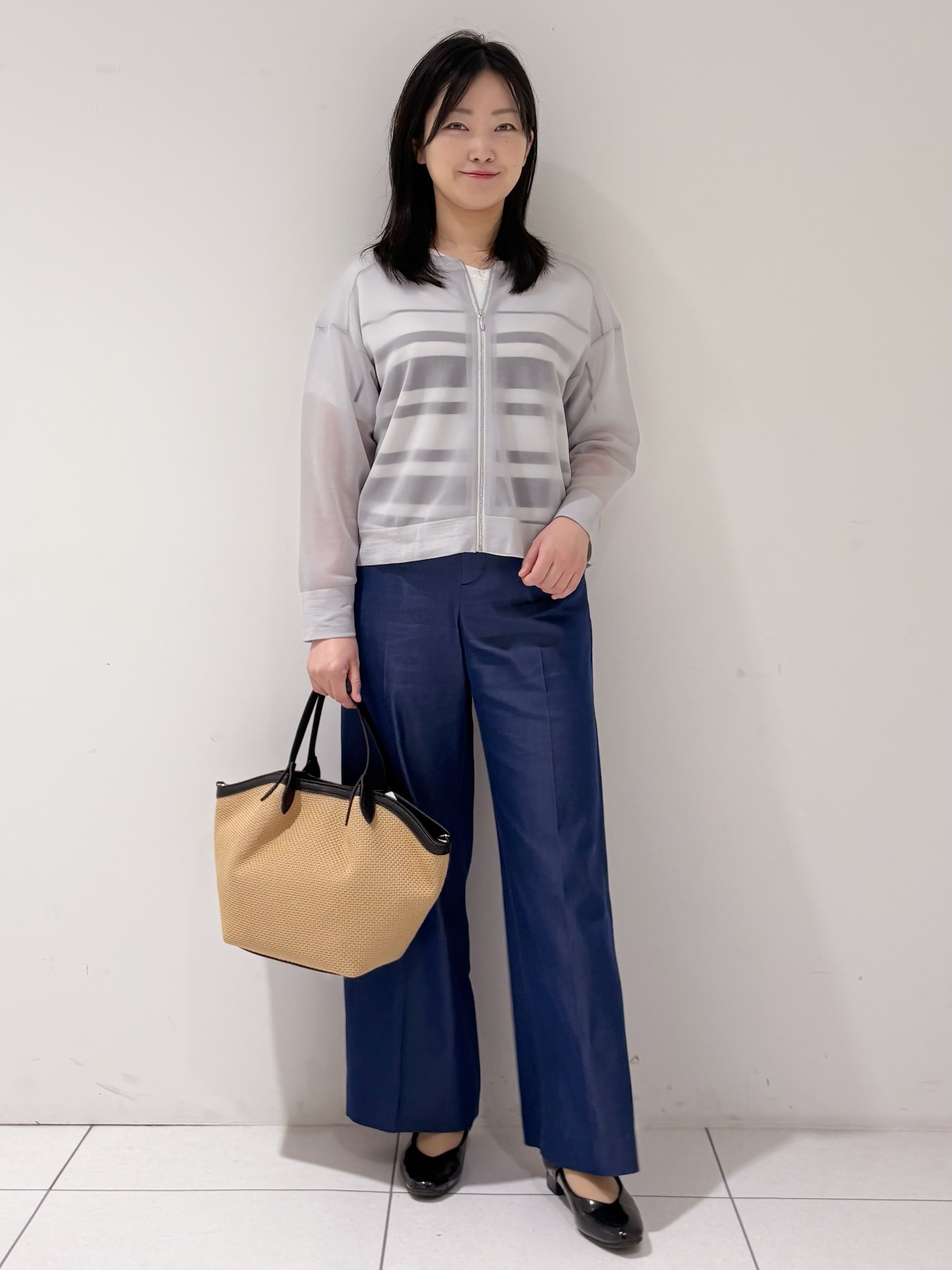 momokoさんの「INDIVI｜【洗える】ガーター編みVネックニットT」を使ったコーディネート