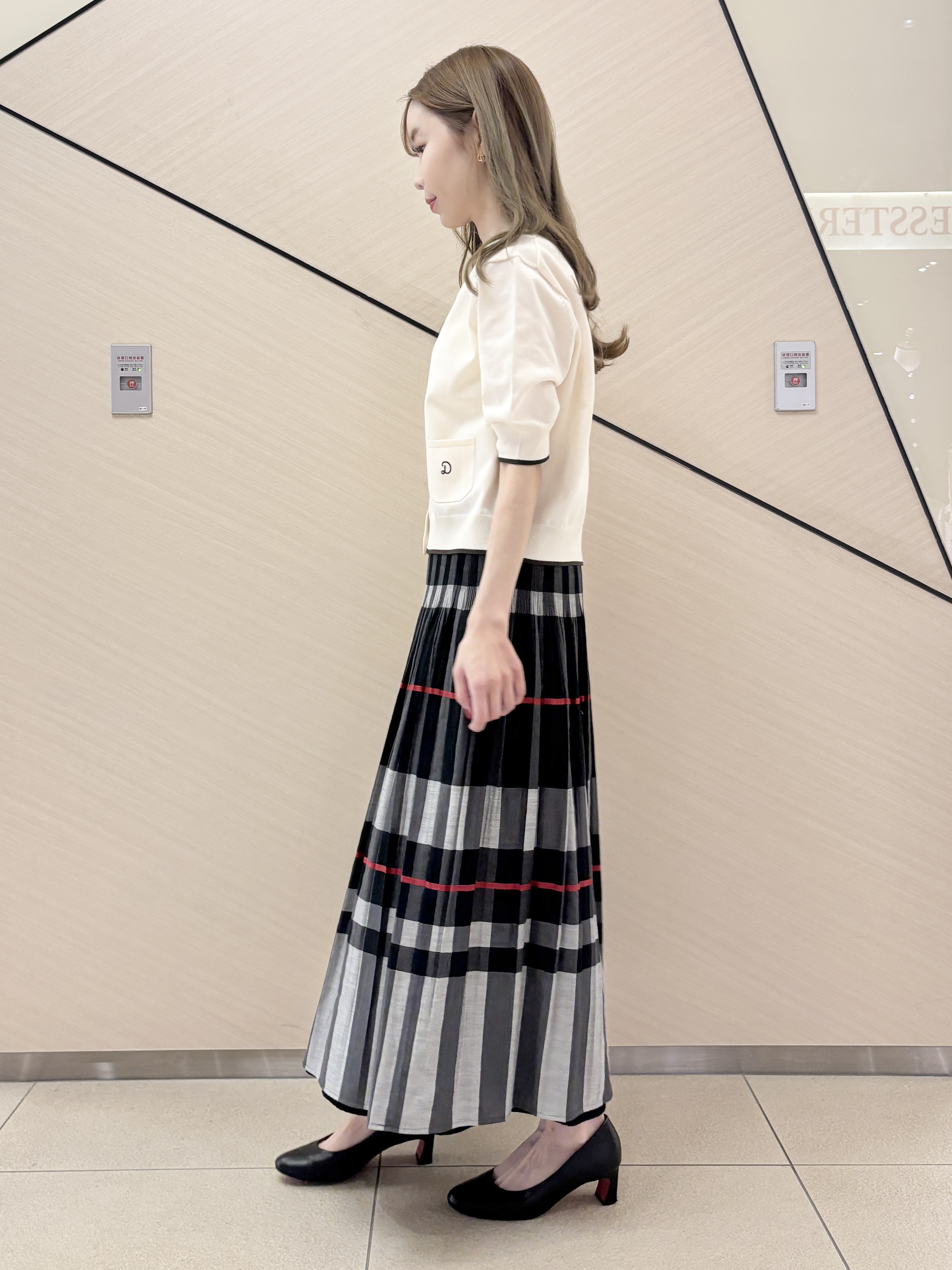 清水夏姫さんの「DRESSTERIOR｜【2WAY】リバーシブルプリーツスカート」を使ったコーディネート