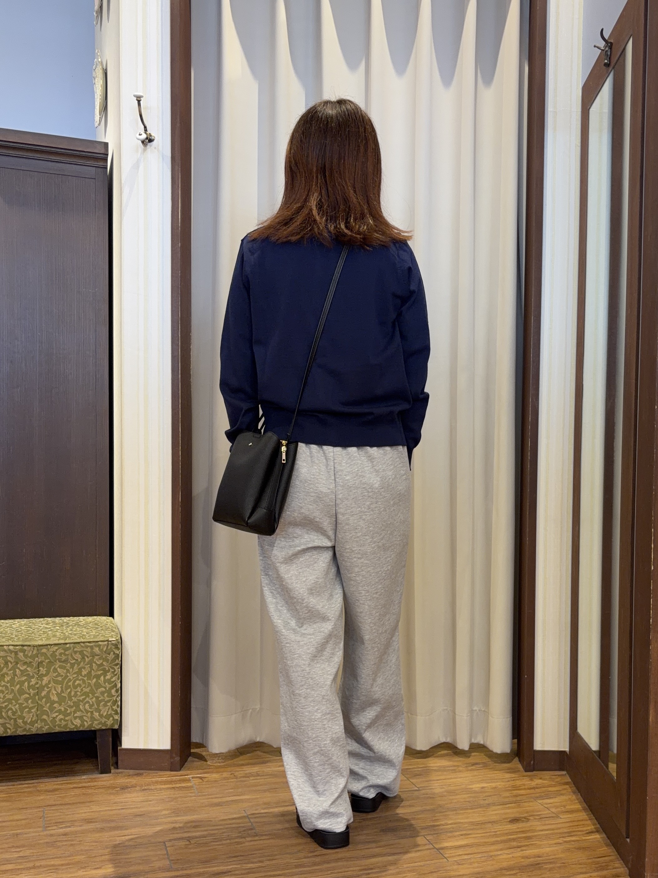 yuzukaさんの「SHOO･LA･RUE｜【洗濯機可/UV/アンチピリング/S-LL】いろいろボタンが華やか クルーネックカーディガン」を使ったコーディネート