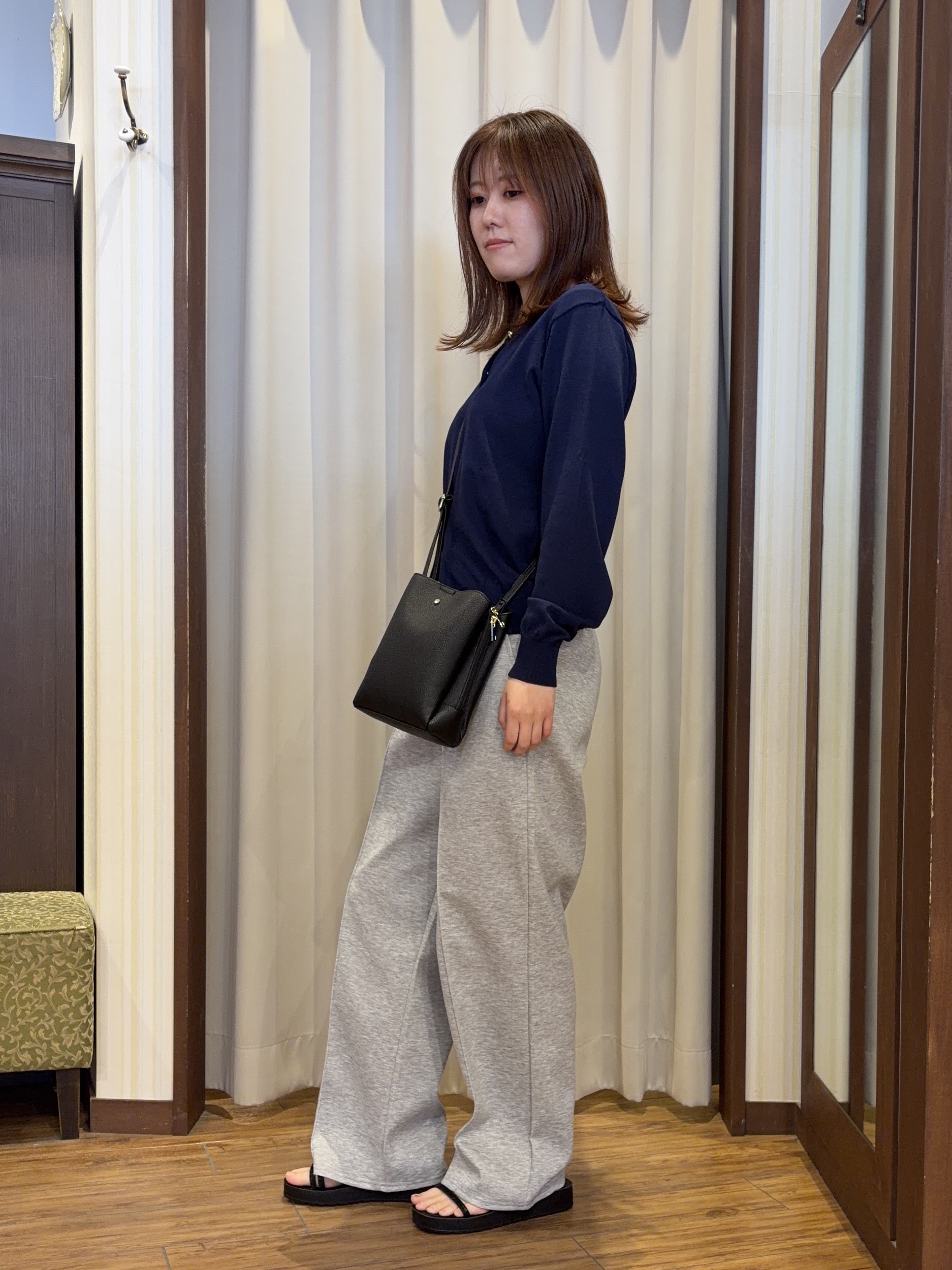 yuzukaさんの「SHOO･LA･RUE｜【洗濯機可/UV/アンチピリング/S-LL】いろいろボタンが華やか クルーネックカーディガン」を使ったコーディネート