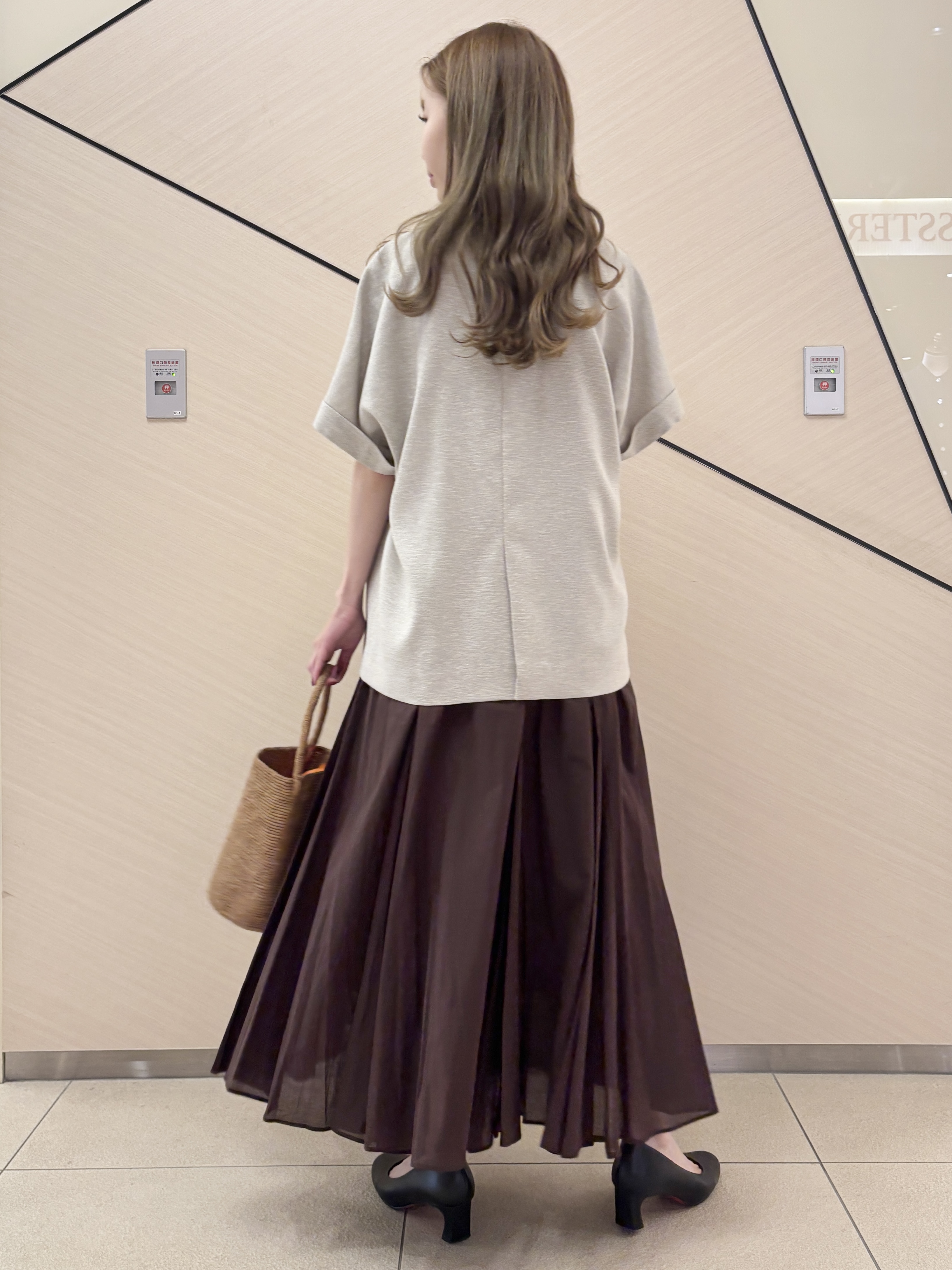清水夏姫さんの「DRESSTERIOR｜【きれいめ/ウォッシャブル】コットンローンフレンチスリーブワンピ」を使ったコーディネート