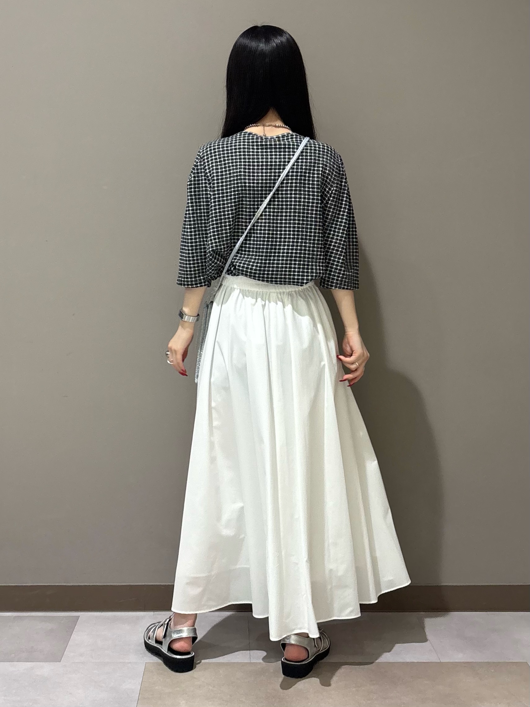 KEIKOさんの「INDIVI｜【撥水／UVケア／SETUP可能】軽量5分袖ライトブルゾン」を使ったコーディネート