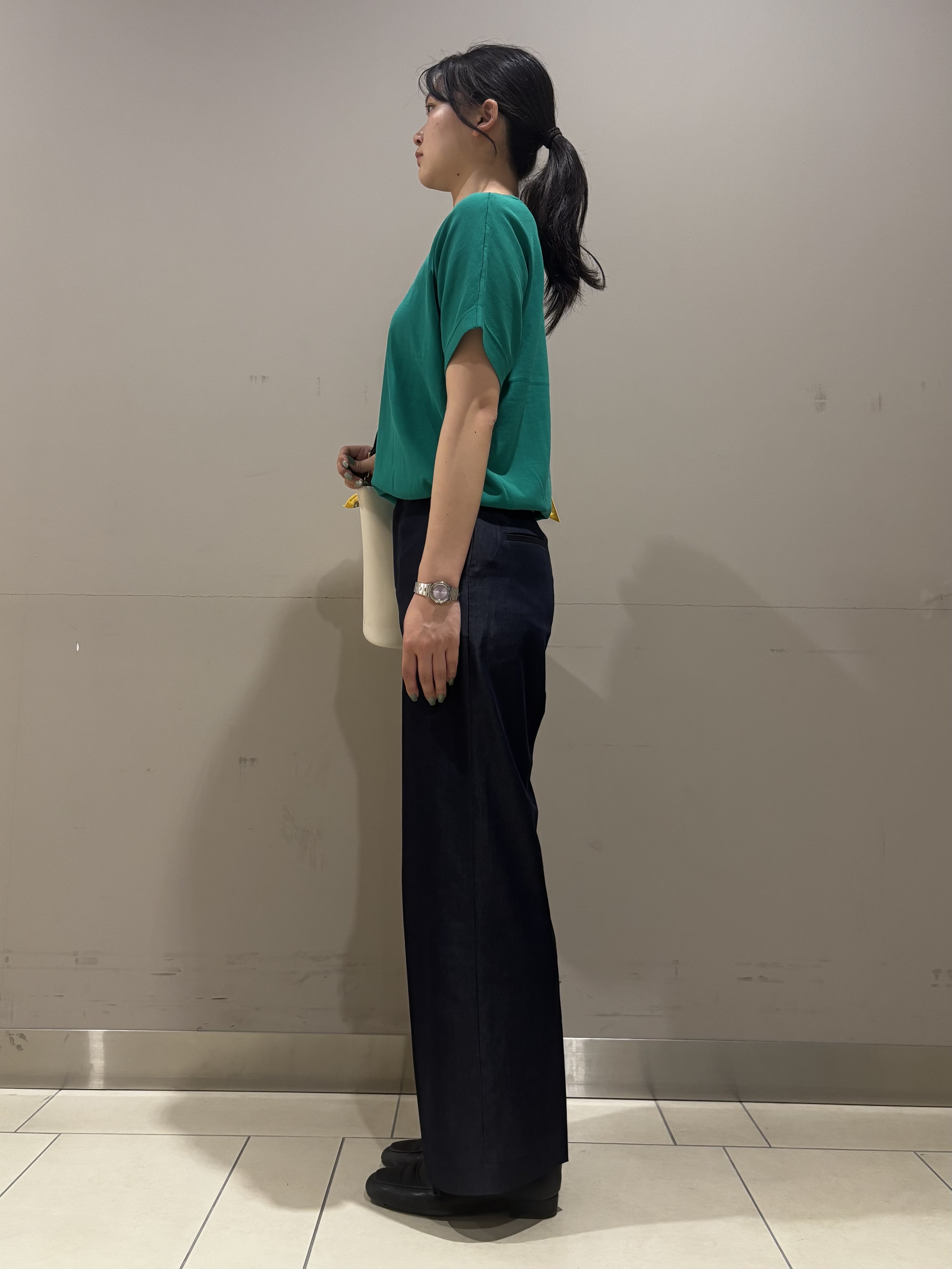 Misakiさんの「INDIVI｜【洗える／コットン】ドライタッチさらりニットT」を使ったコーディネート
