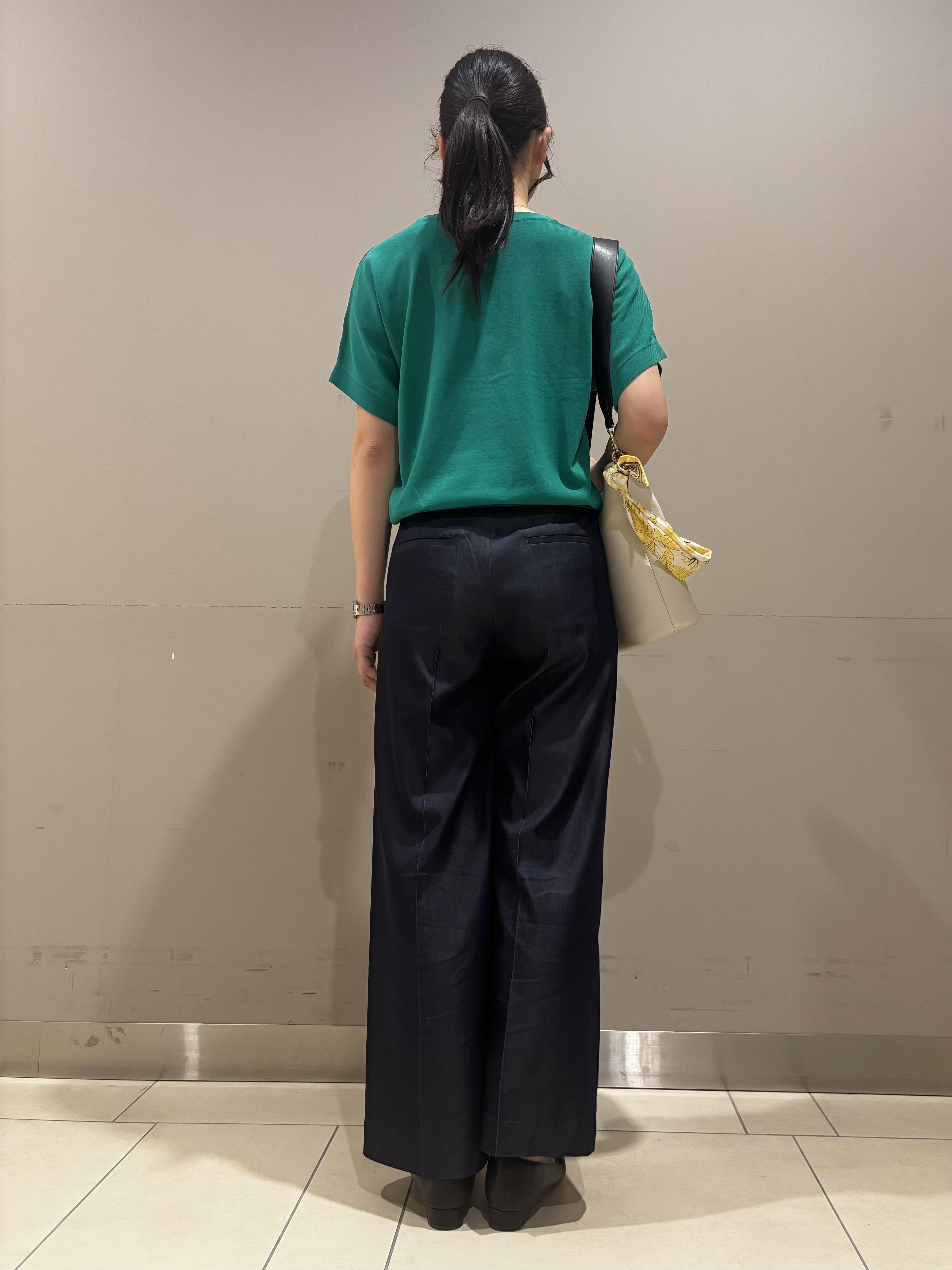 Misakiさんの「INDIVI｜【洗える／コットン】ドライタッチさらりニットT」を使ったコーディネート