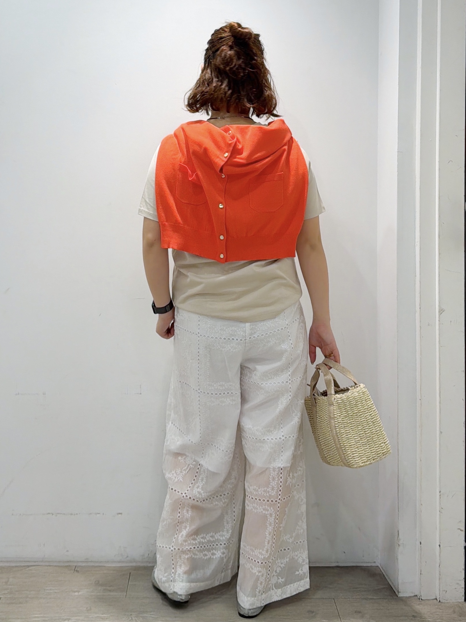 sumicaさんの「OPAQUE.CLIP｜ロゴプリント刺繍アソートTシャツ【洗濯機OK】」を使ったコーディネート