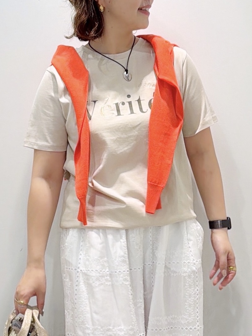 sumicaさんの「OPAQUE.CLIP｜ロゴプリント刺繍アソートTシャツ【洗濯機OK】」を使ったコーディネート