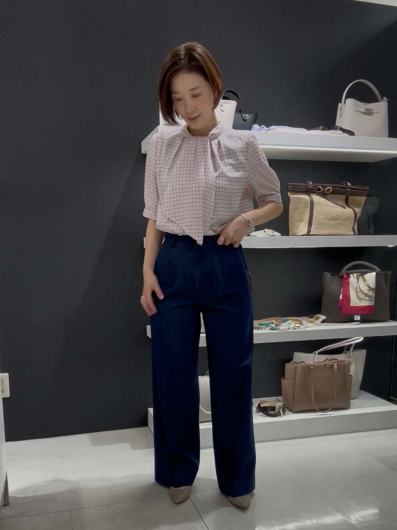 まどかさんの「UNTITLED｜【洗える/スーツインナー】ジオメボウタイブラウス」を使ったコーディネート