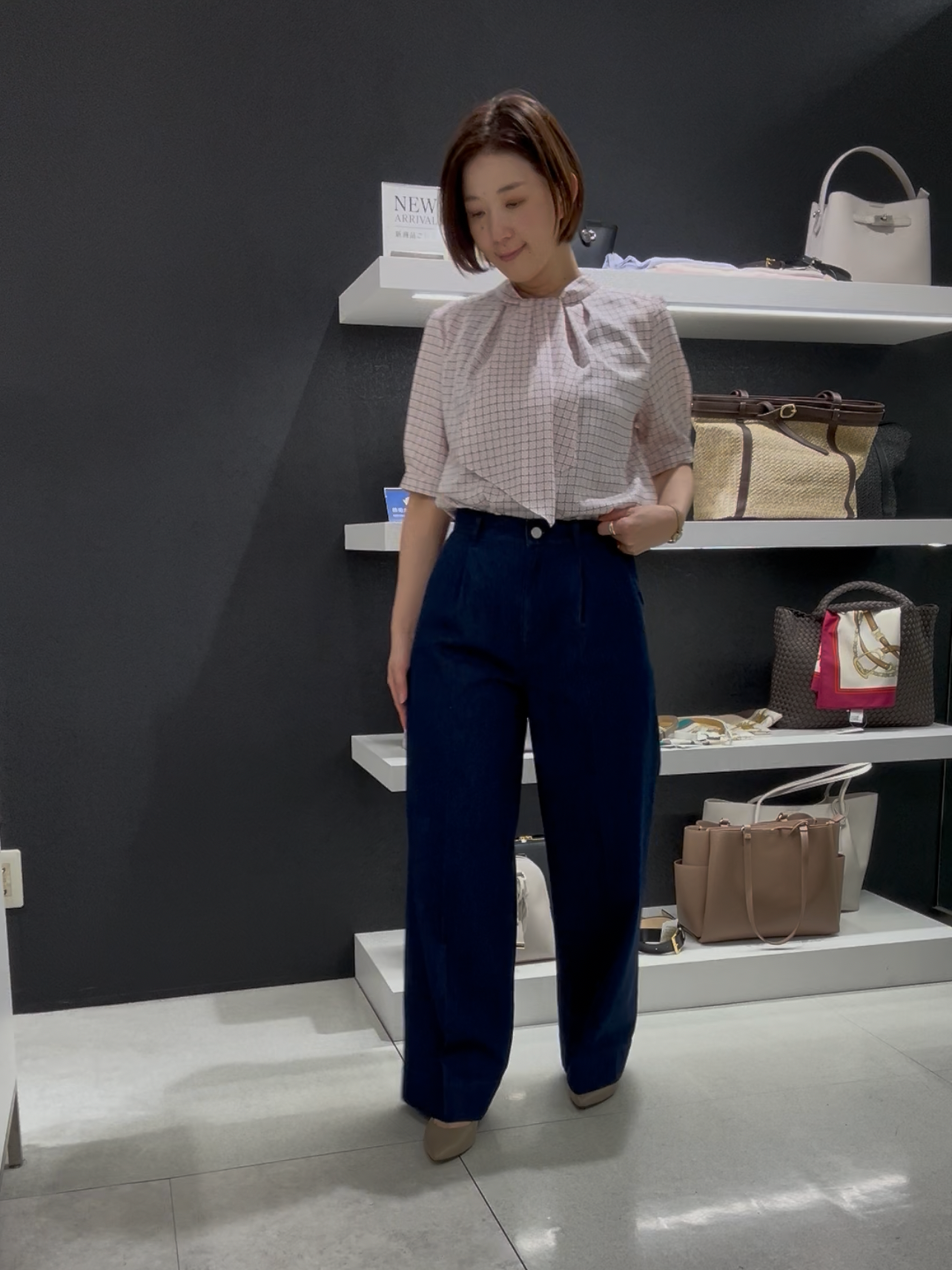まどかさんの「UNTITLED｜【洗える/スーツインナー】ジオメボウタイブラウス」を使ったコーディネート
