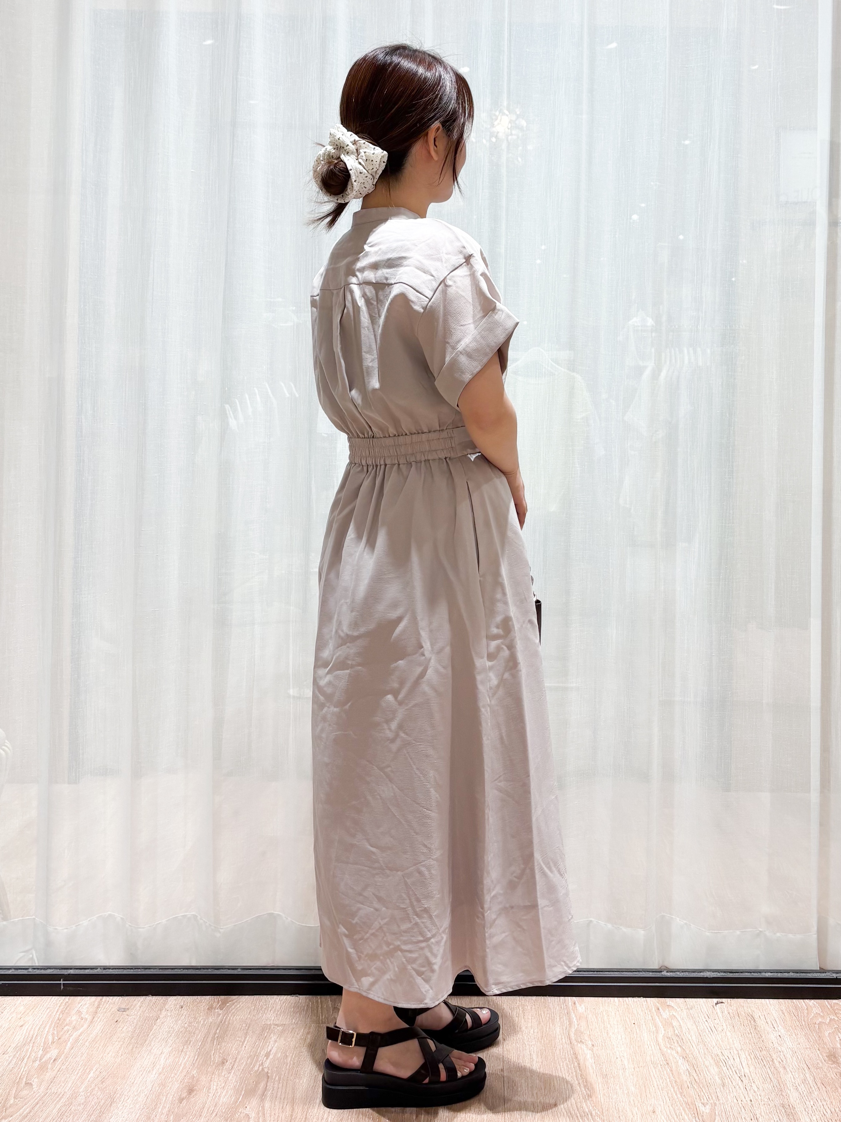 かなさんの「OPAQUE.CLIP｜【接触冷感／吸水速乾】リネンライク シャツワンピース《洗濯機OK》」を使ったコーディネート